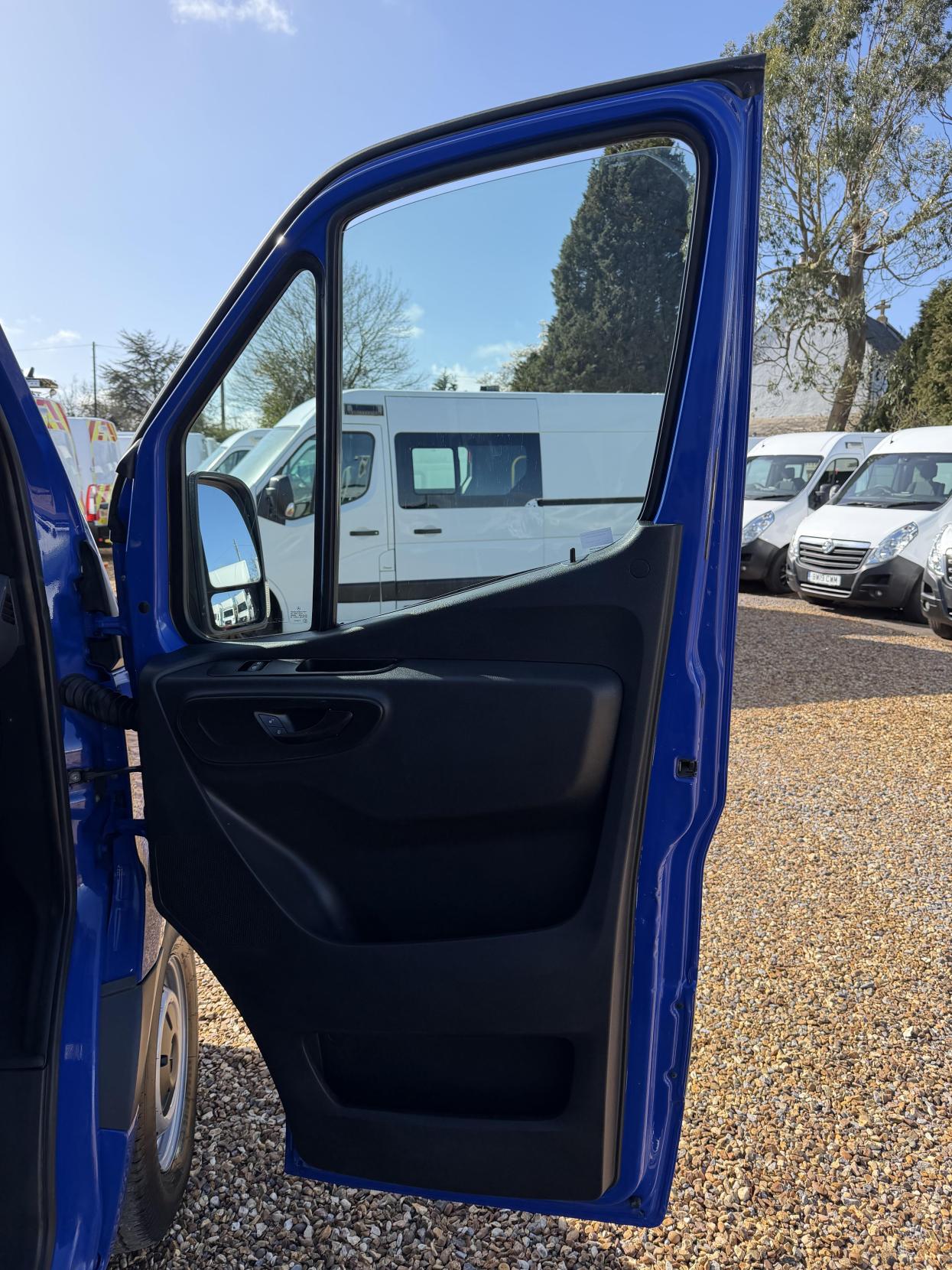 Mercedes-Benz Sprinter 2.1 314 CDI Panel Van 5dr Diesel Manual RWD L2 H2 Euro 6 (143 ps)