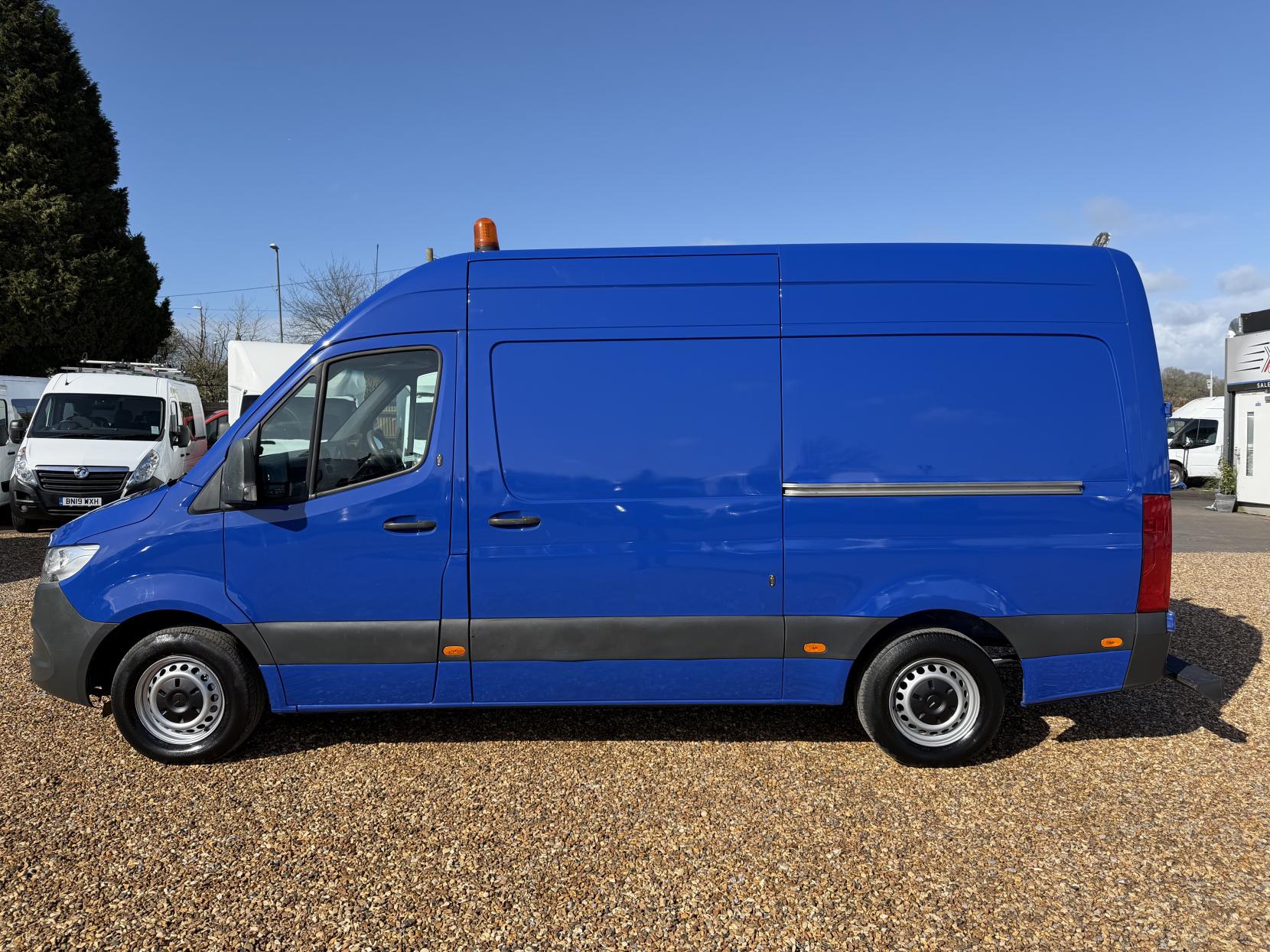 Mercedes-Benz Sprinter 2.1 314 CDI Panel Van 5dr Diesel Manual RWD L2 H2 Euro 6 (143 ps)