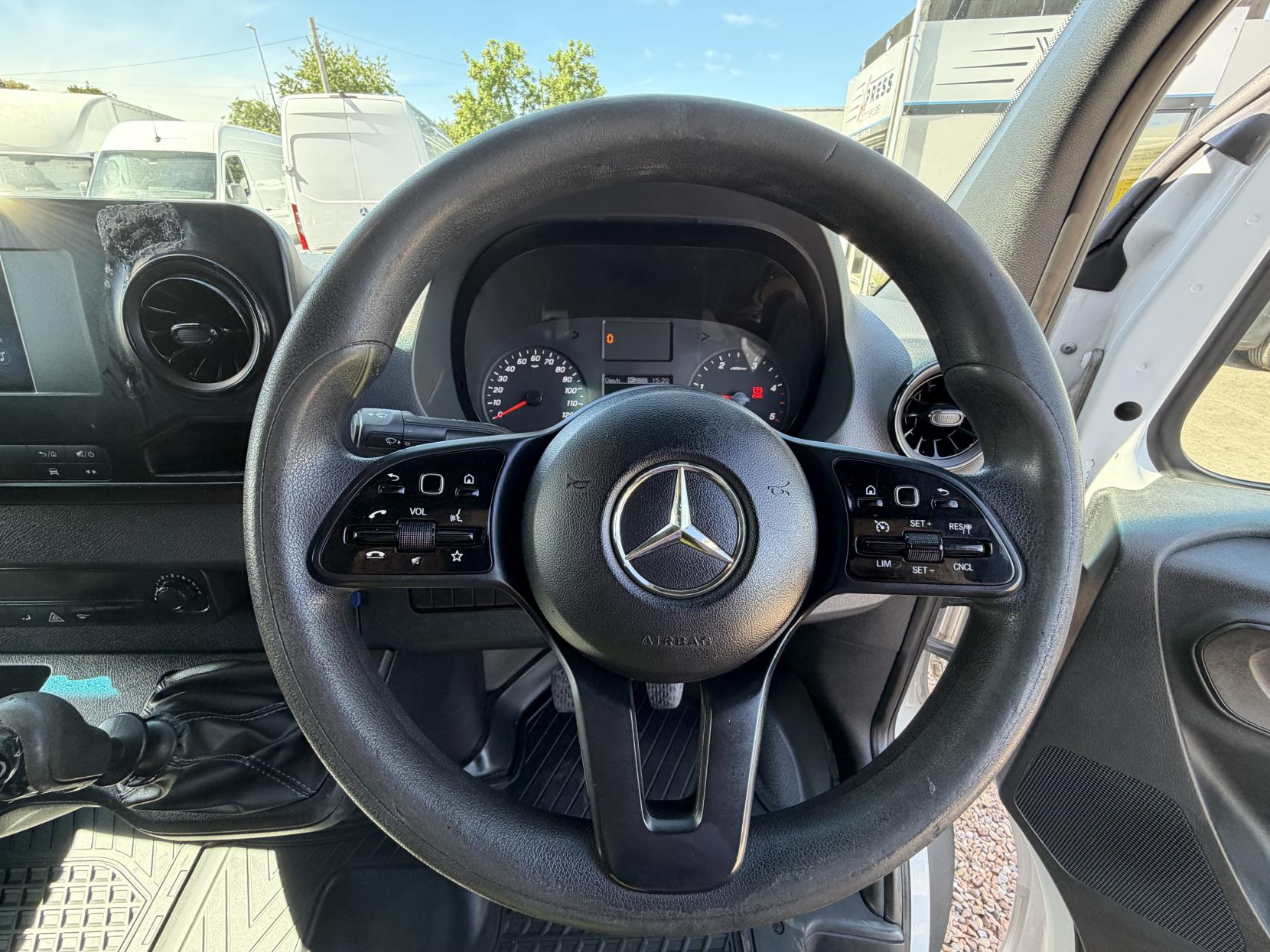 2019 Mercedes-Benz Sprinter 2.1 311 CDI Panel Van 5dr Diesel Manual RWD L3 H2 Euro 6 (114 ps) - Thumbnail 9