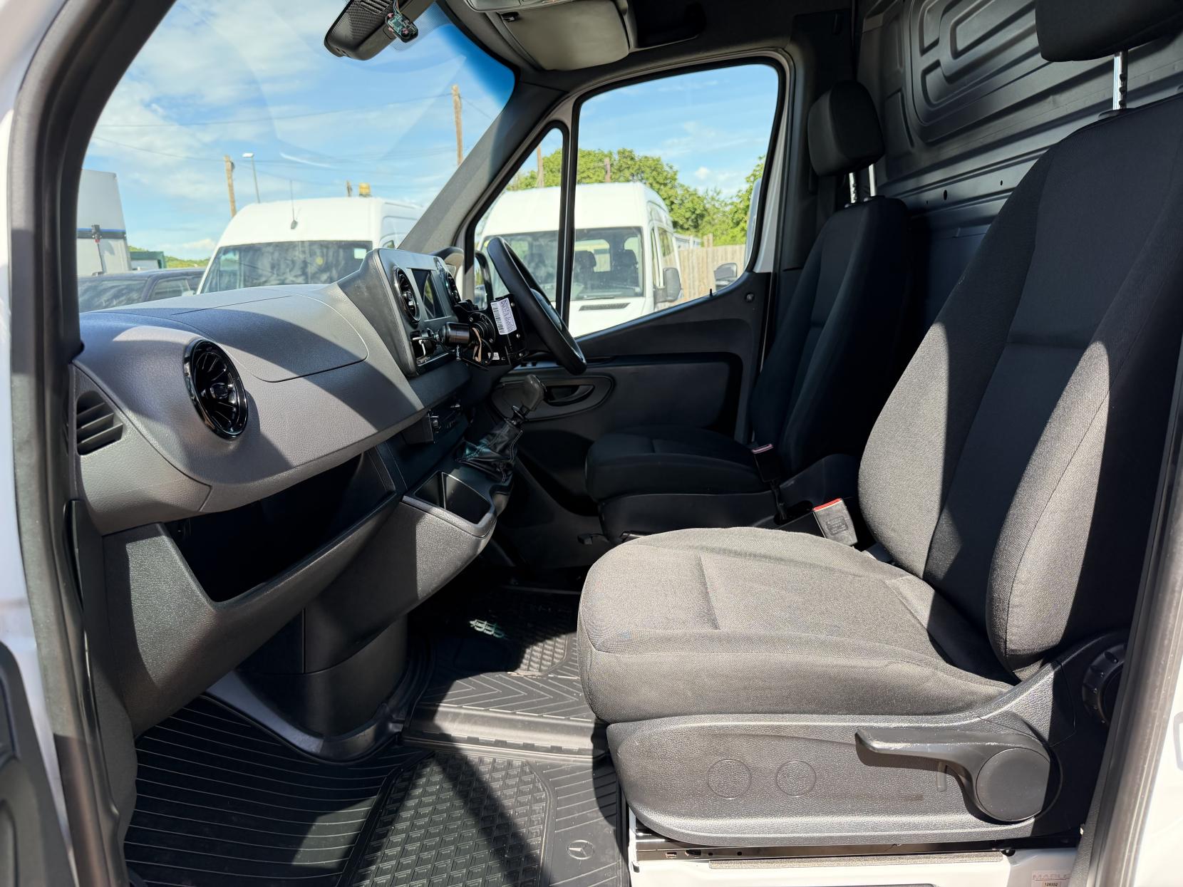 2019 Mercedes-Benz Sprinter 2.1 311 CDI Panel Van 5dr Diesel Manual RWD L3 H2 Euro 6 (114 ps) - Thumbnail 33