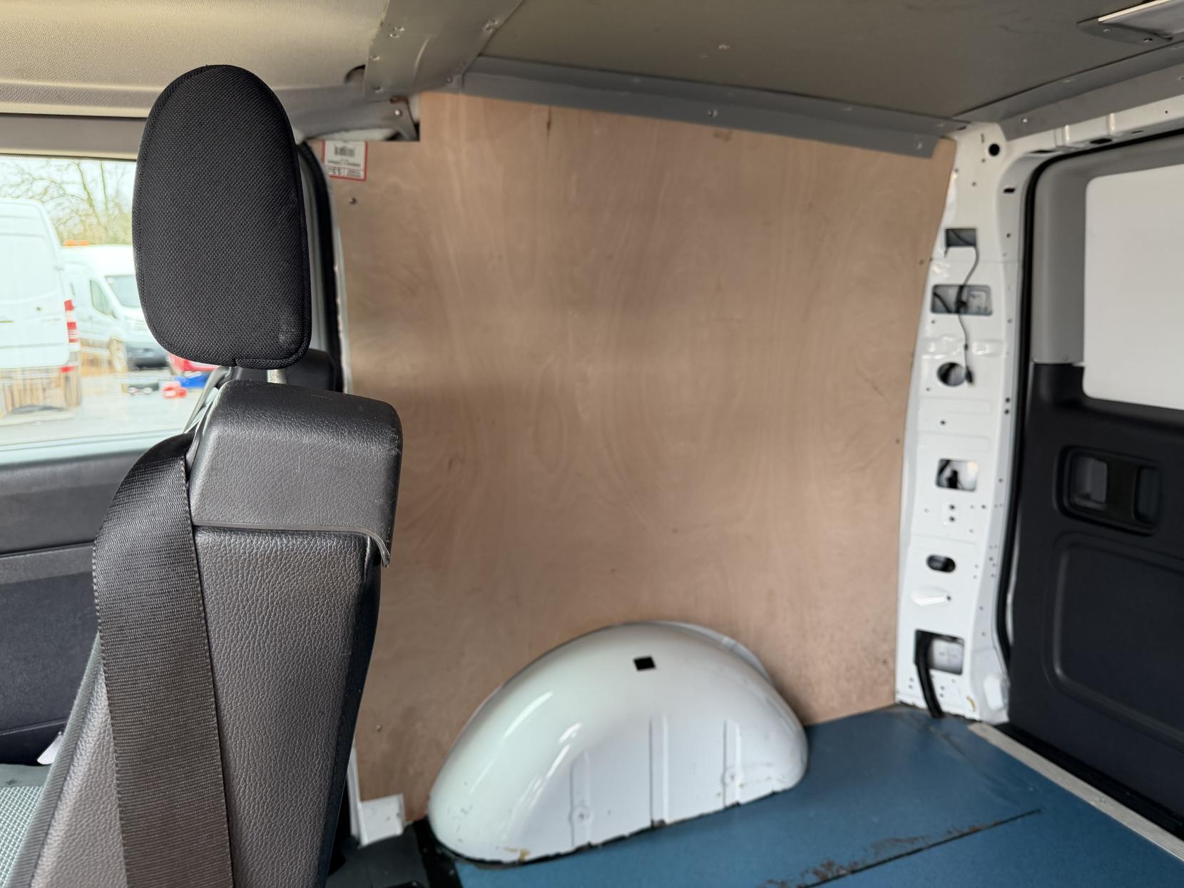 Mercedes-Benz Vito 2.1 113 CDi Dualiner Minibus 5dr Diesel Manual L1 (198 g/km, 136 bhp)