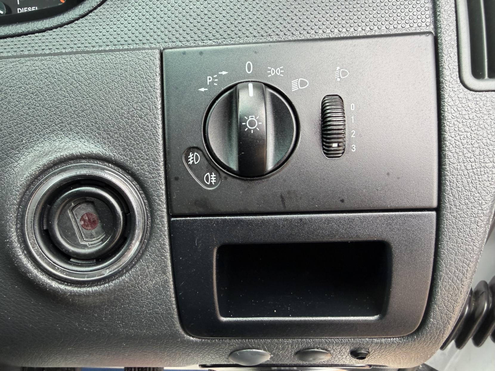 Mercedes-Benz Vito 2.1 113 CDi Dualiner Minibus 5dr Diesel Manual L1 (198 g/km, 136 bhp)