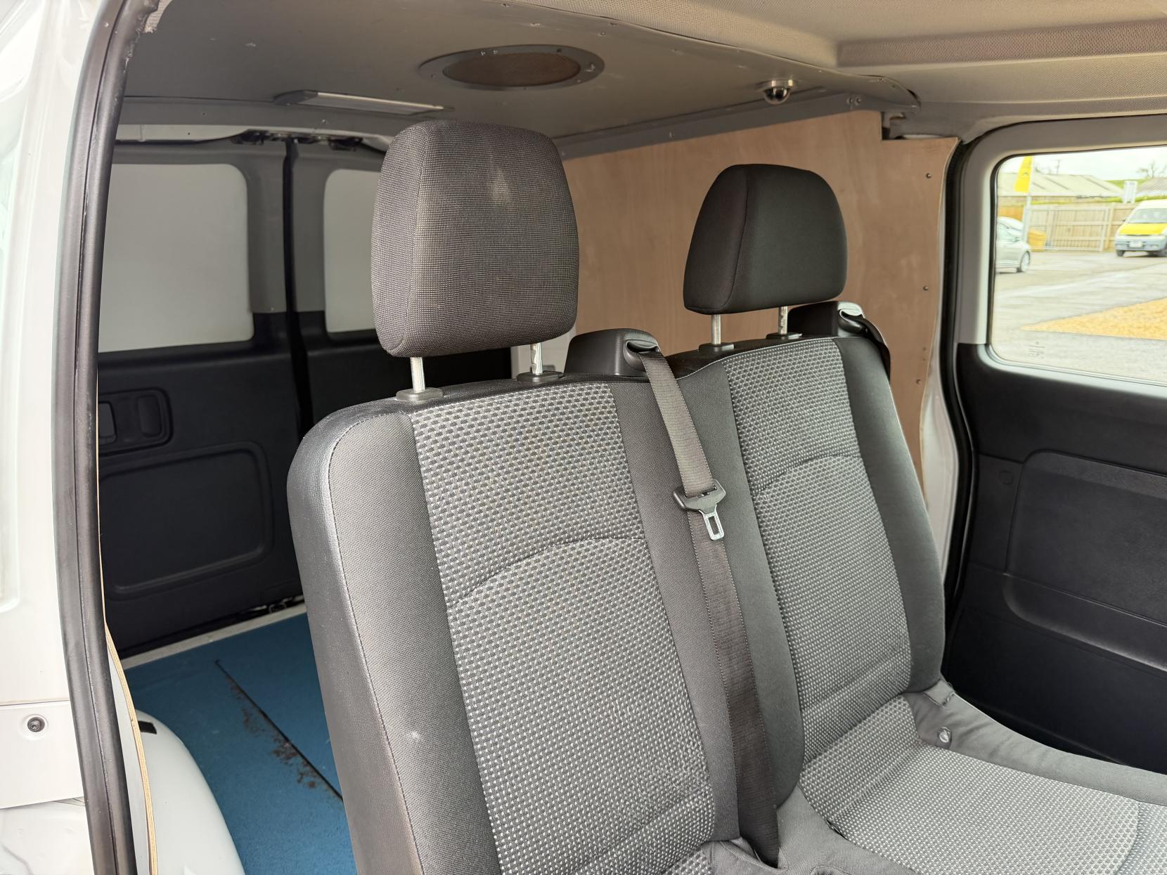 Mercedes-Benz Vito 2.1 113 CDi Dualiner Minibus 5dr Diesel Manual L1 (198 g/km, 136 bhp)