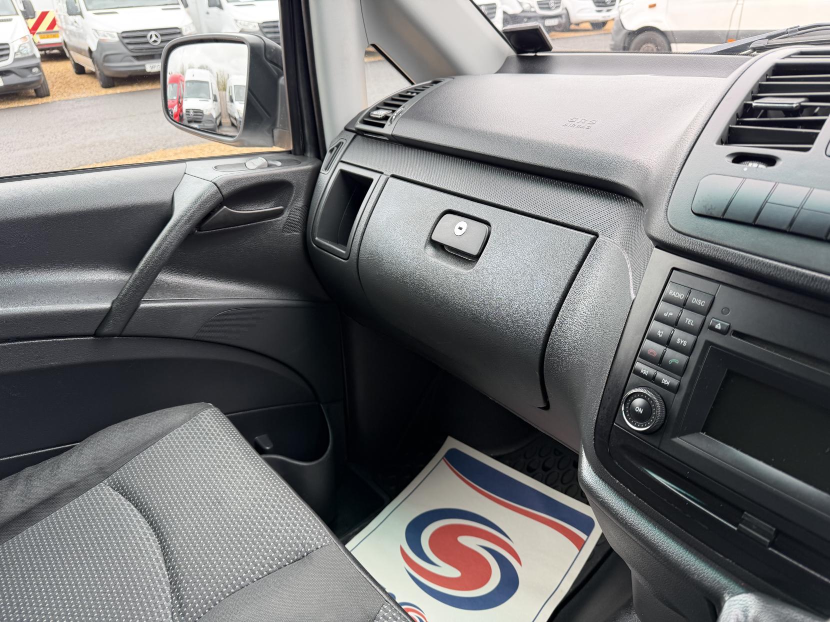 Mercedes-Benz Vito 2.1 113 CDi Dualiner Minibus 5dr Diesel Manual L1 (198 g/km, 136 bhp)