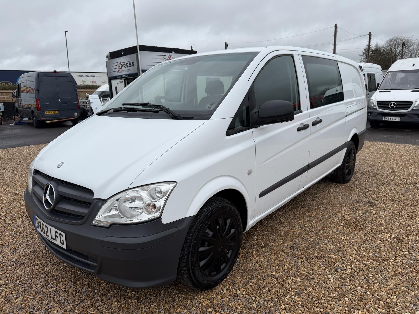 Mercedes-Benz Vito 2.1 113 CDi Dualiner Minibus 5dr Diesel Manual L1 (198 g/km, 136 bhp)