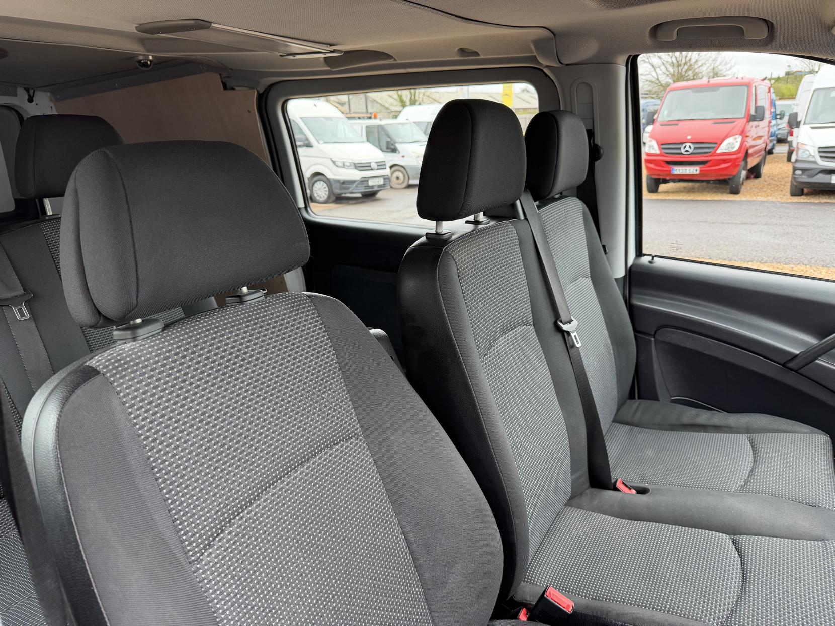 Mercedes-Benz Vito 2.1 113 CDi Dualiner Minibus 5dr Diesel Manual L1 (198 g/km, 136 bhp)