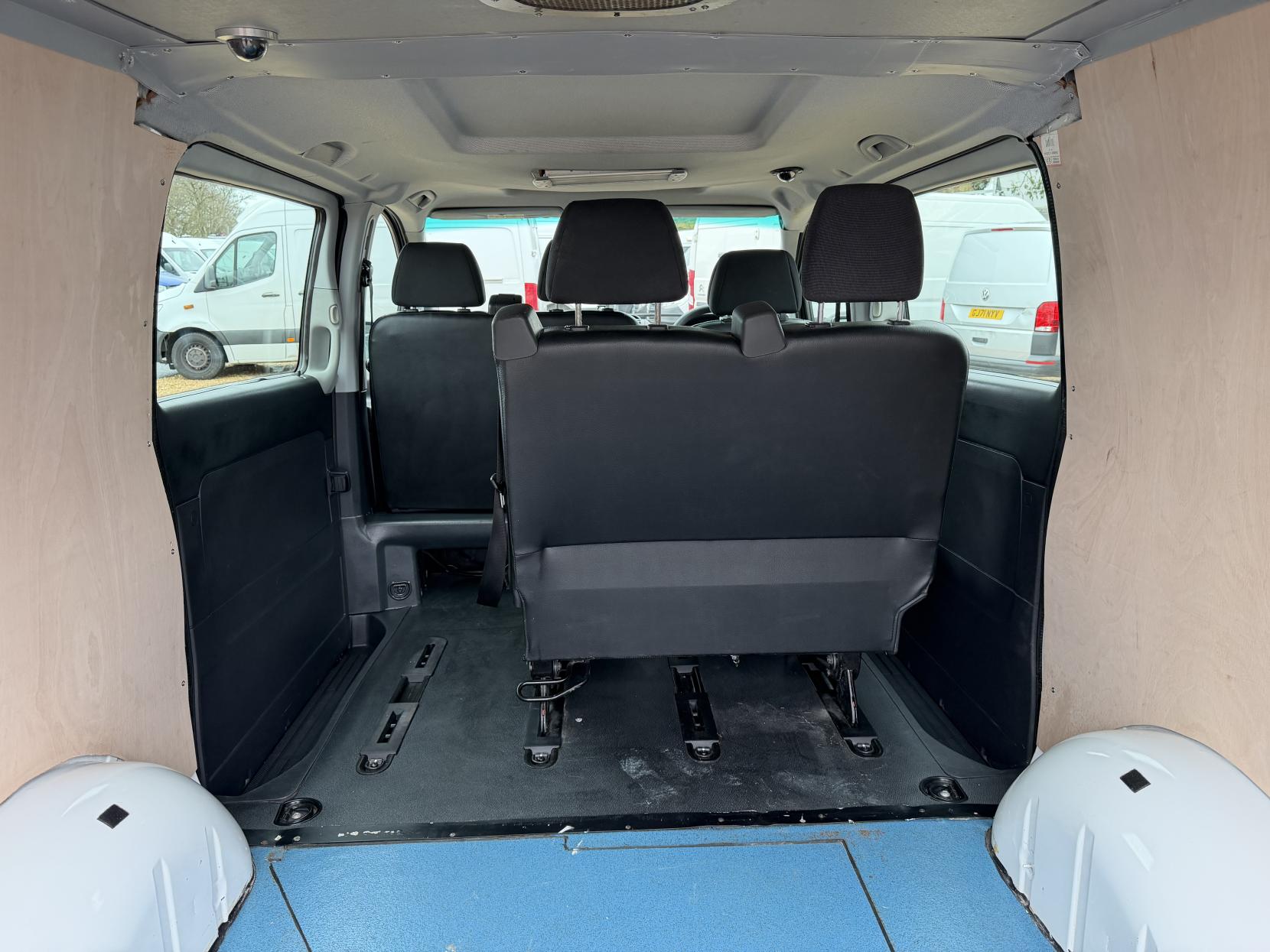 Mercedes-Benz Vito 2.1 113 CDi Dualiner Minibus 5dr Diesel Manual L1 (198 g/km, 136 bhp)