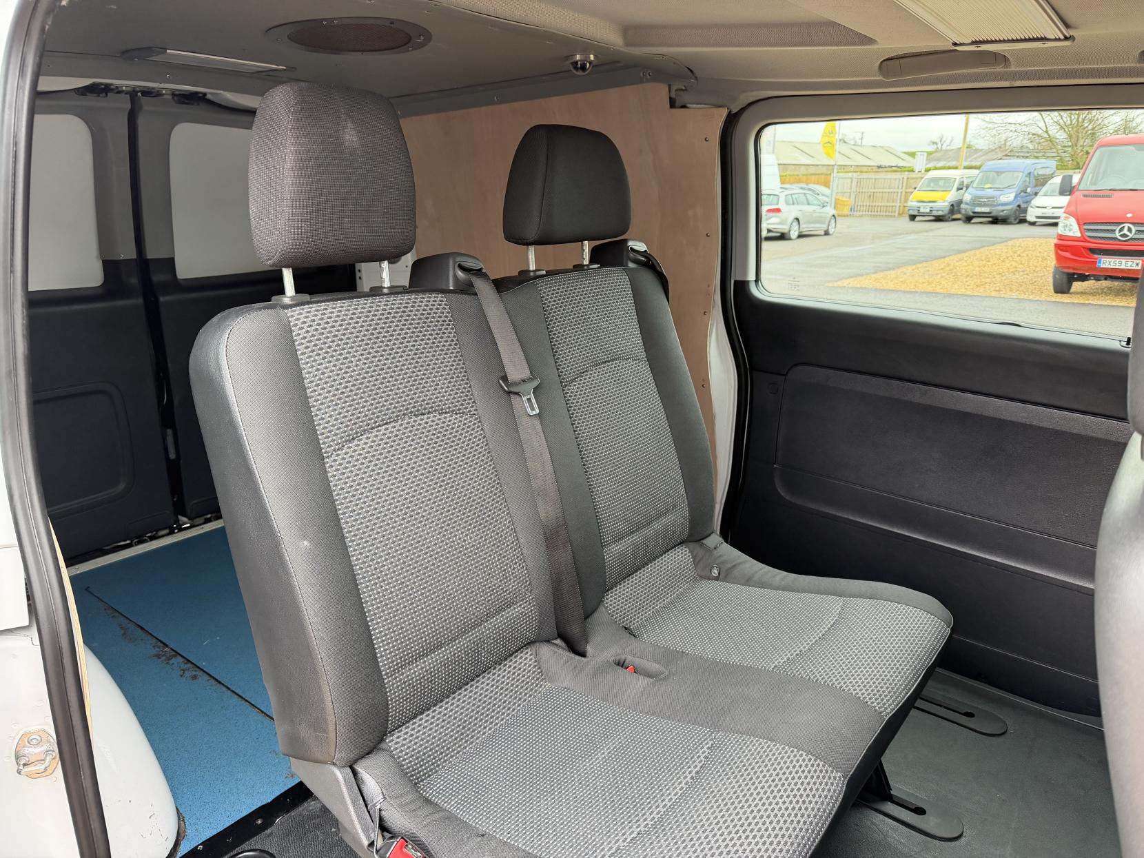 Mercedes-Benz Vito 2.1 113 CDi Dualiner Minibus 5dr Diesel Manual L1 (198 g/km, 136 bhp)