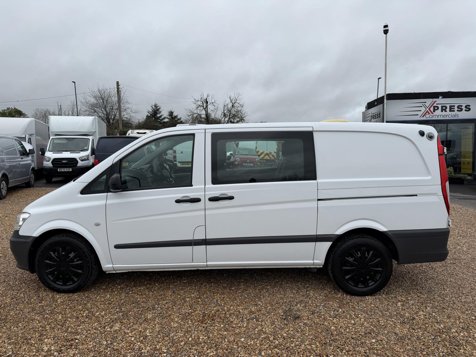 Mercedes-Benz Vito 2.1 113 CDi Dualiner Minibus 5dr Diesel Manual L1 (198 g/km, 136 bhp)