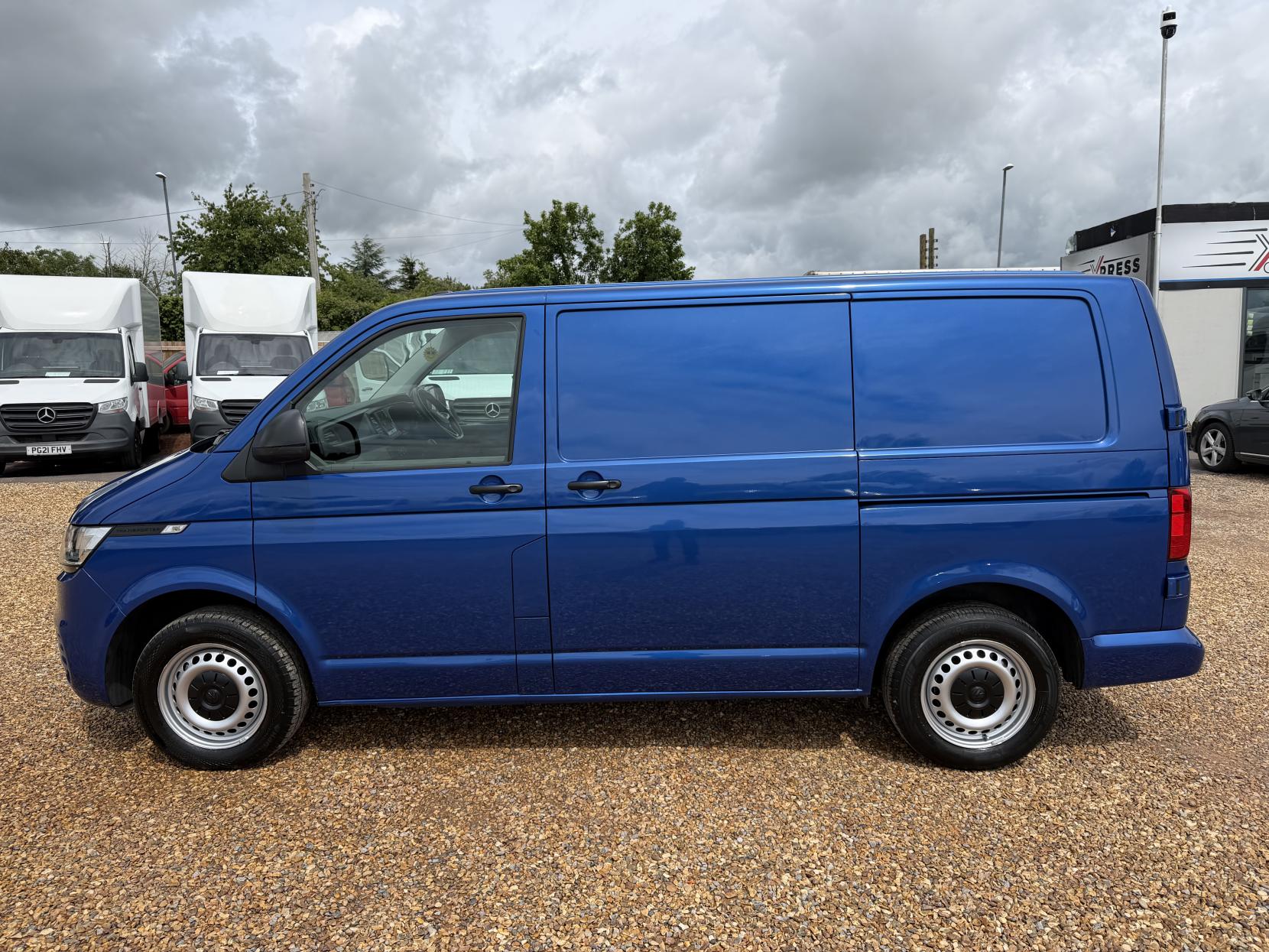 2021 Volkswagen Transporter 2.0 TDI T28 Startline Panel Van 5dr Diesel Manual FWD SWB Euro 6 (s/s) (110 ps) - Thumbnail 9