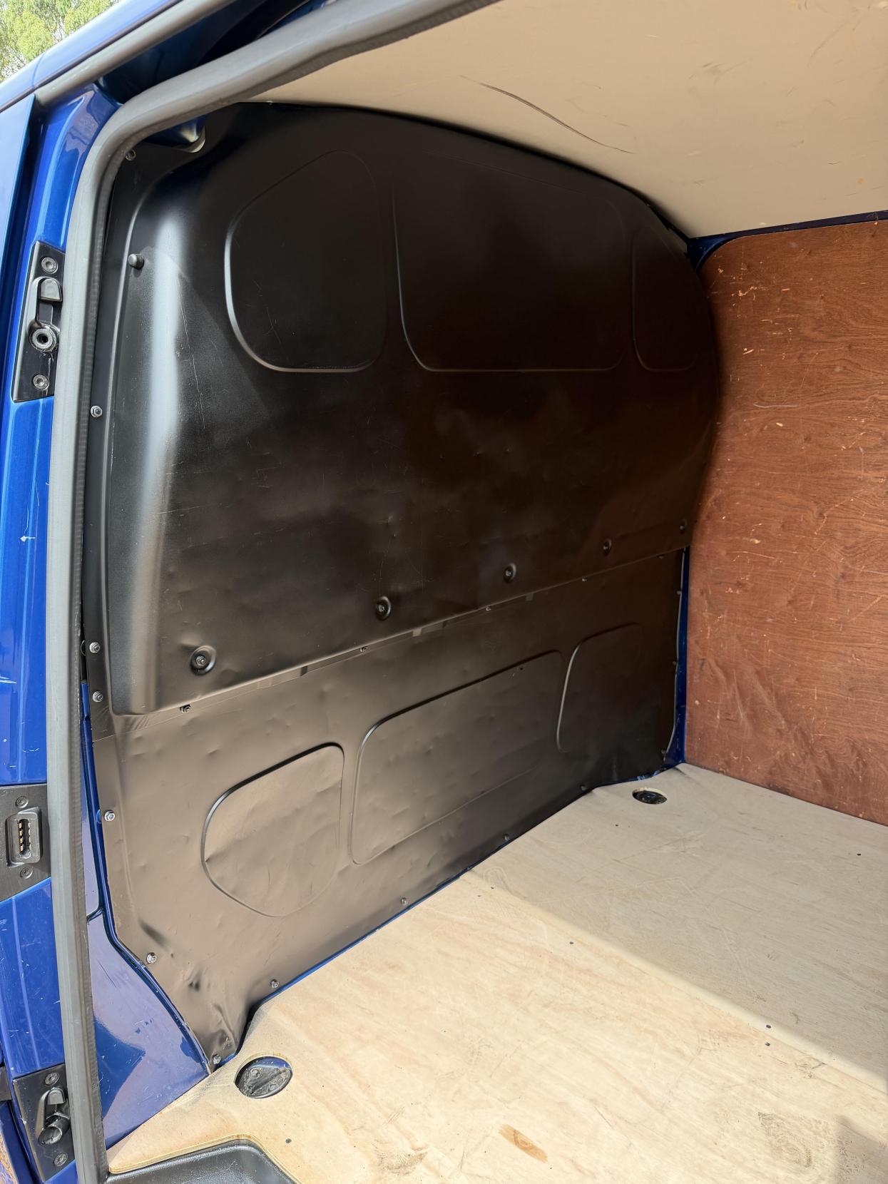 2021 Volkswagen Transporter 2.0 TDI T28 Startline Panel Van 5dr Diesel Manual FWD SWB Euro 6 (s/s) (110 ps) - Thumbnail 23