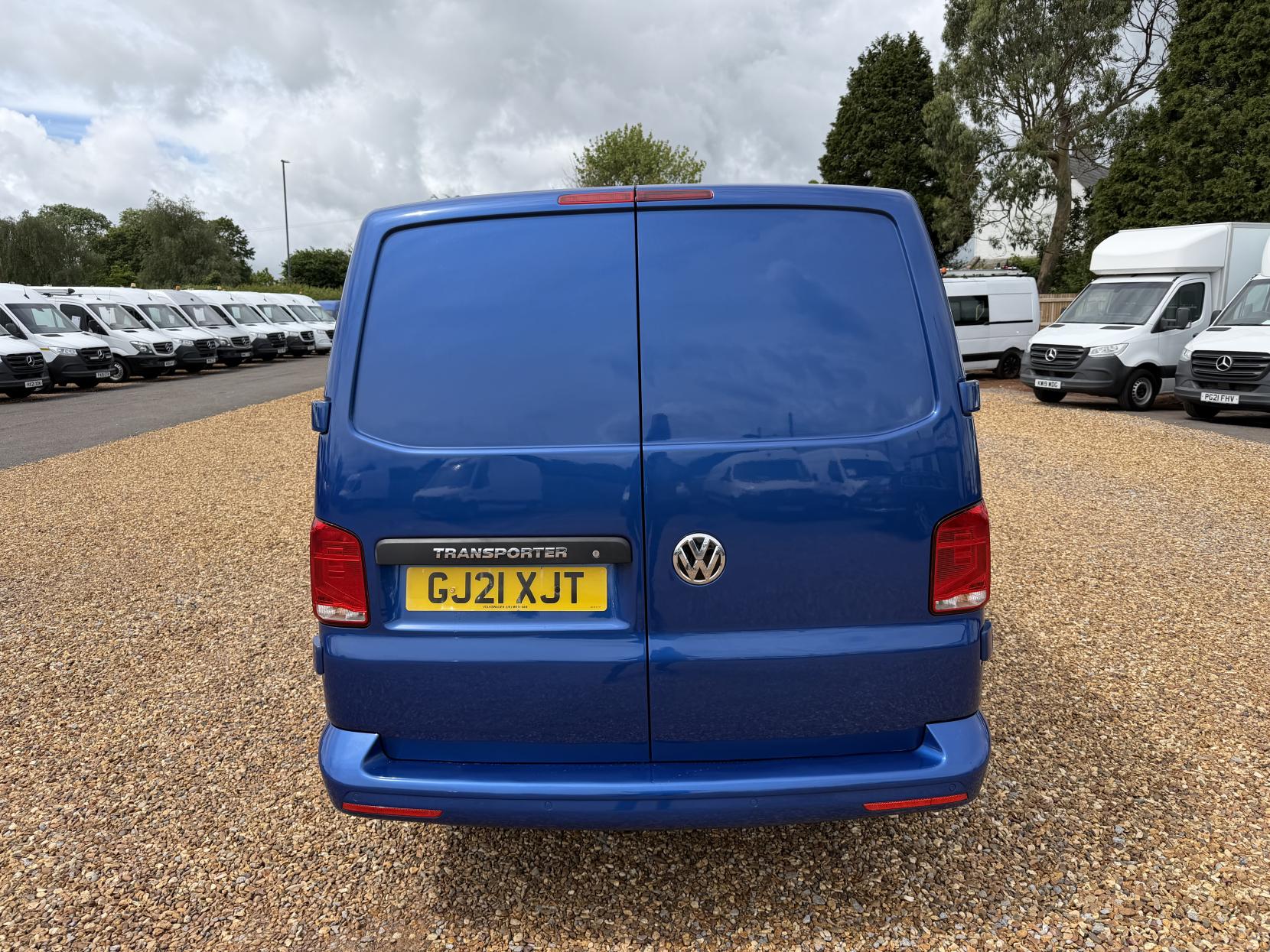 2021 Volkswagen Transporter 2.0 TDI T28 Startline Panel Van 5dr Diesel Manual FWD SWB Euro 6 (s/s) (110 ps) - Thumbnail 11
