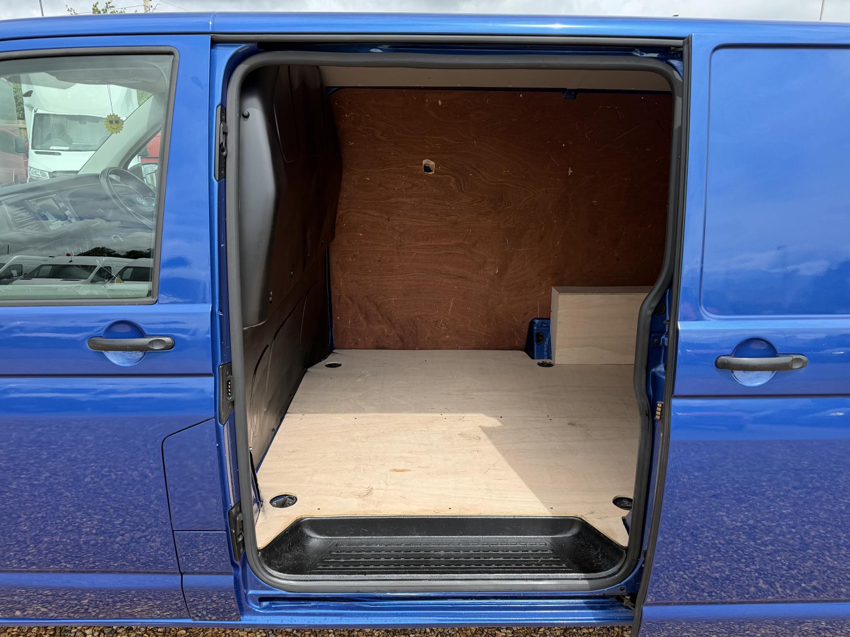 2021 Volkswagen Transporter 2.0 TDI T28 Startline Panel Van 5dr Diesel Manual FWD SWB Euro 6 (s/s) (110 ps) - Thumbnail 21