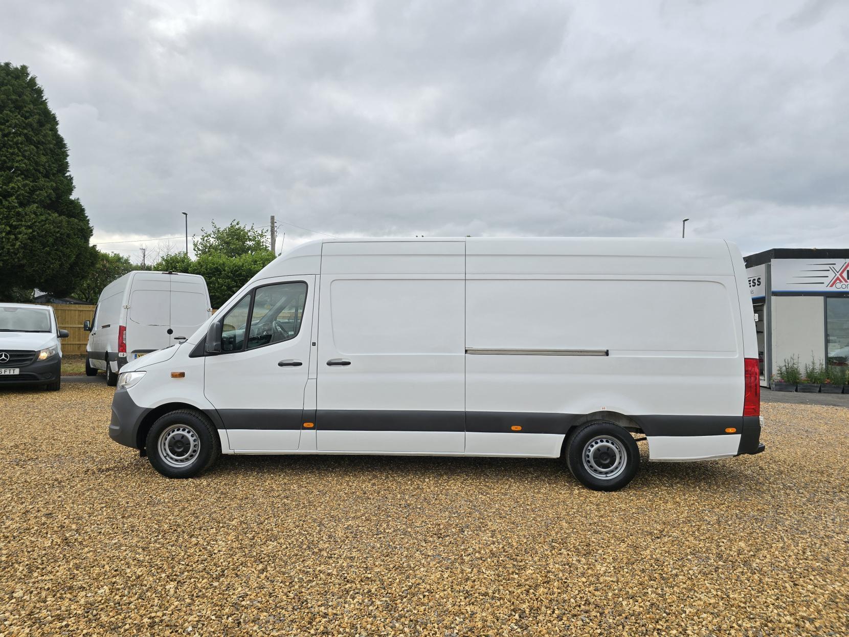 Mercedes-Benz Sprinter 2.1 311 CDI Panel Van 5dr Diesel Manual RWD L3 H2 Euro 6 (114 ps)