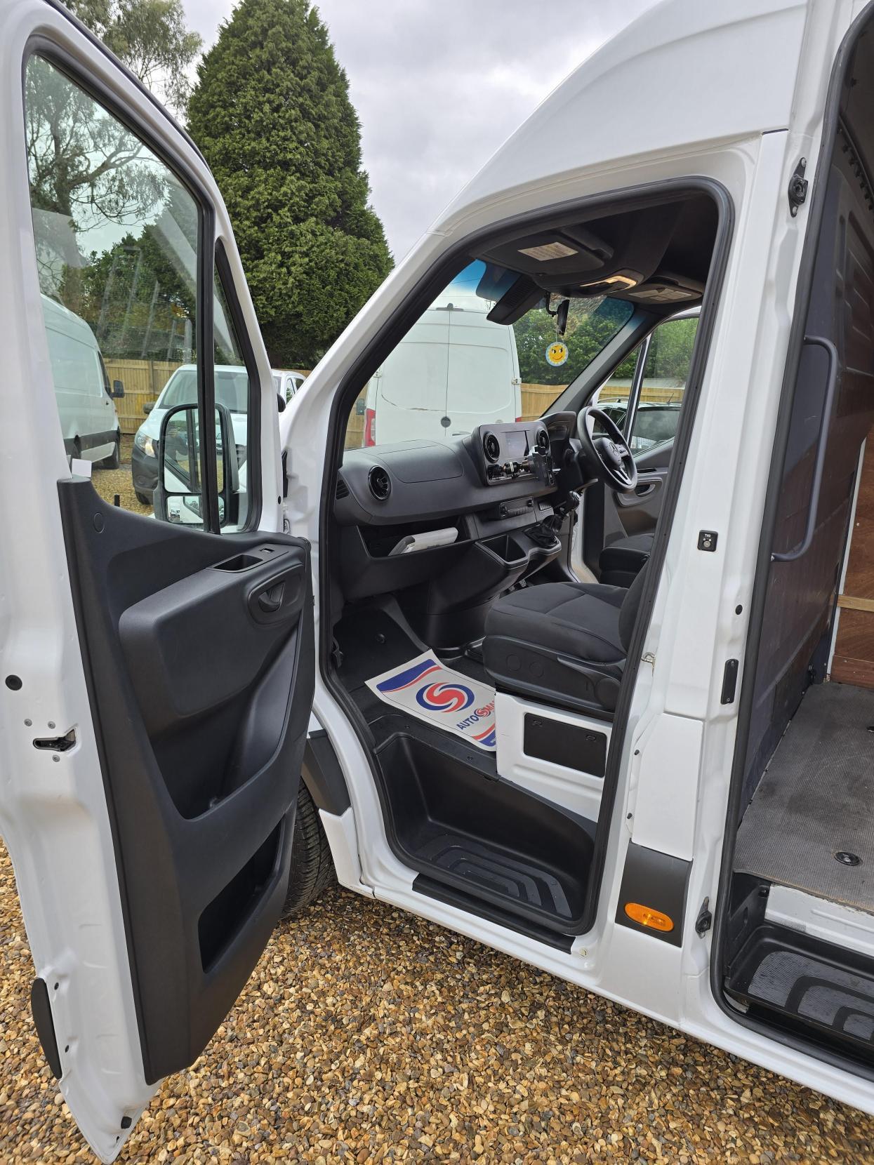 Mercedes-Benz Sprinter 2.1 311 CDI Panel Van 5dr Diesel Manual RWD L3 H2 Euro 6 (114 ps)