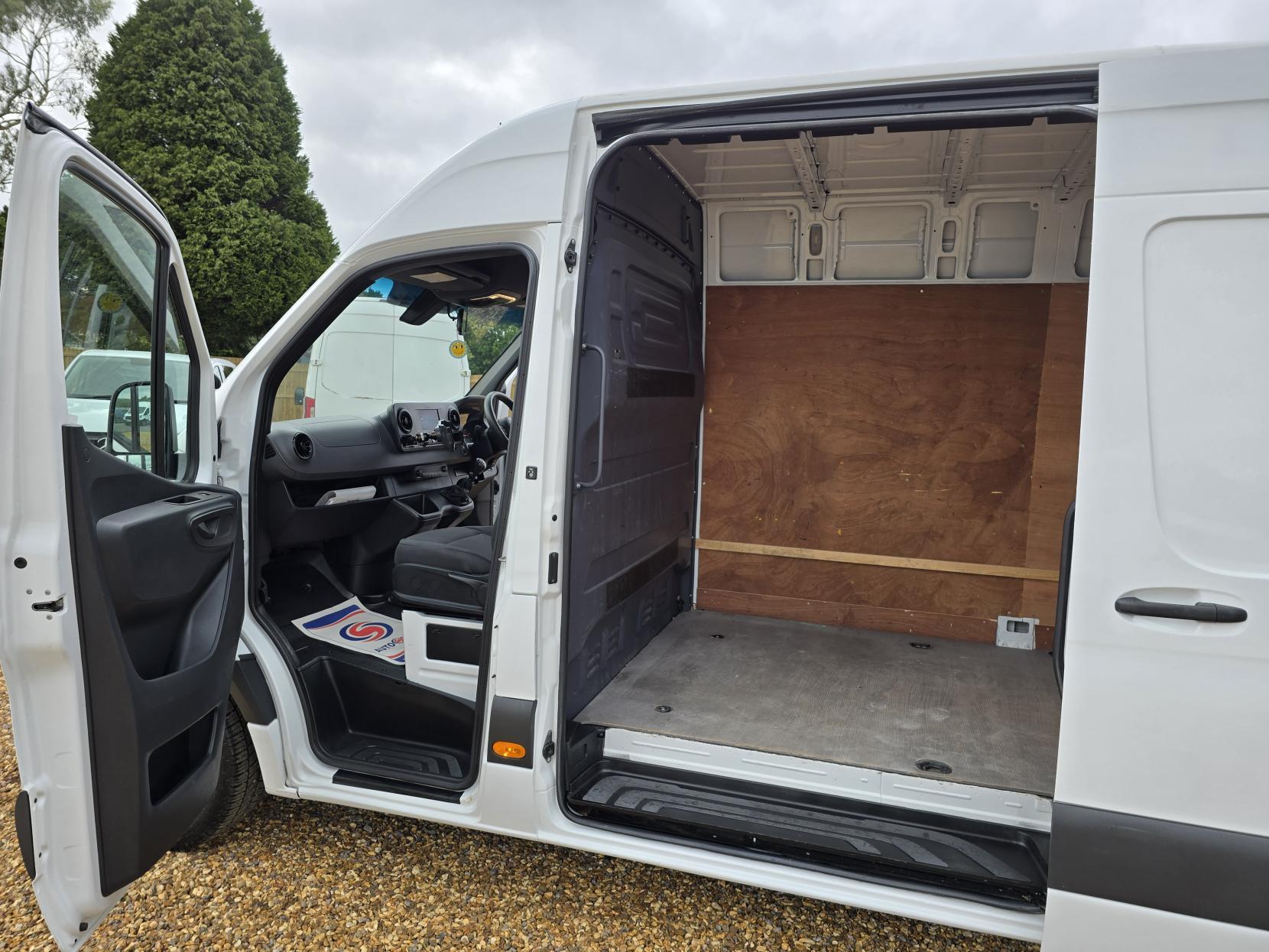 Mercedes-Benz Sprinter 2.1 311 CDI Panel Van 5dr Diesel Manual RWD L3 H2 Euro 6 (114 ps)