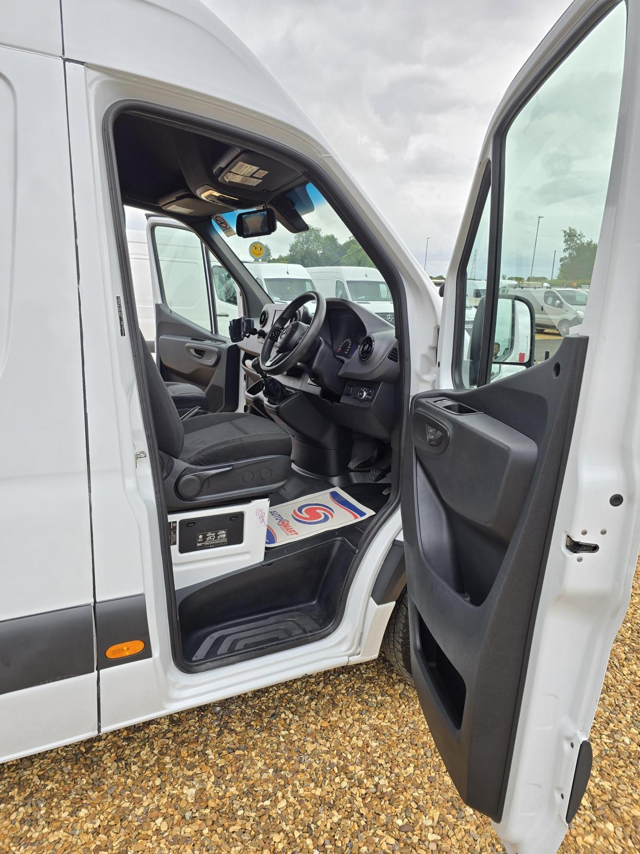 Mercedes-Benz Sprinter 2.1 311 CDI Panel Van 5dr Diesel Manual RWD L3 H2 Euro 6 (114 ps)