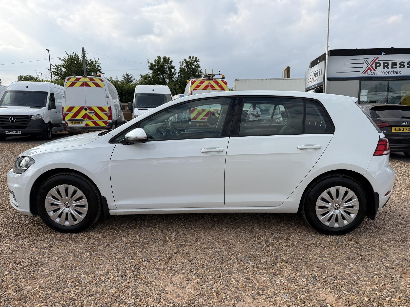 2018 Volkswagen Golf 1.0 TSI S Hatchback 5dr Petrol Manual Euro 6 (s/s) (85 ps) - Thumbnail 8