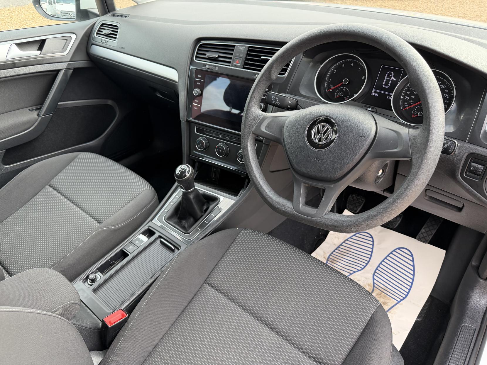 2018 Volkswagen Golf 1.0 TSI S Hatchback 5dr Petrol Manual Euro 6 (s/s) (85 ps) - Thumbnail 2
