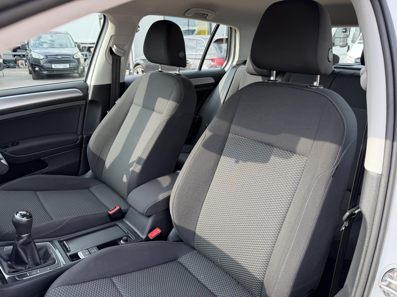 2018 Volkswagen Golf 1.0 TSI S Hatchback 5dr Petrol Manual Euro 6 (s/s) (85 ps) - Thumbnail 19