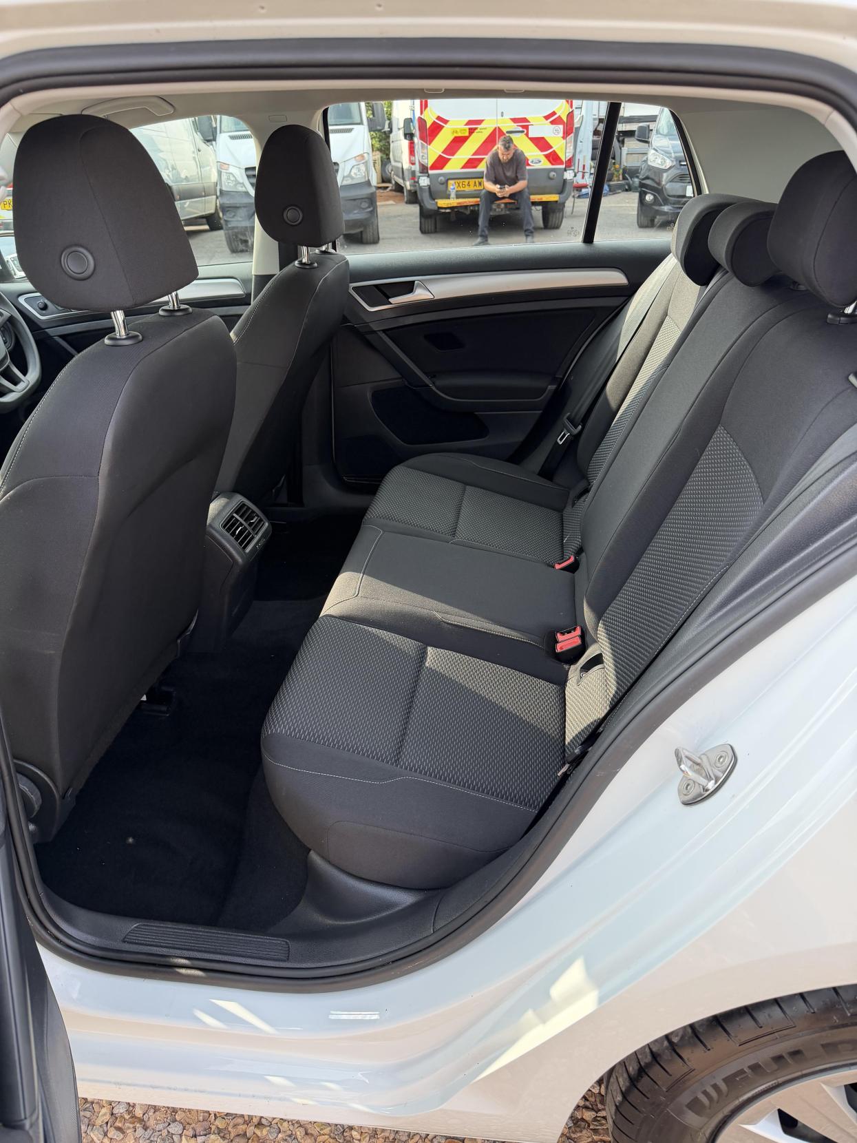 2018 Volkswagen Golf 1.0 TSI S Hatchback 5dr Petrol Manual Euro 6 (s/s) (85 ps) - Thumbnail 26