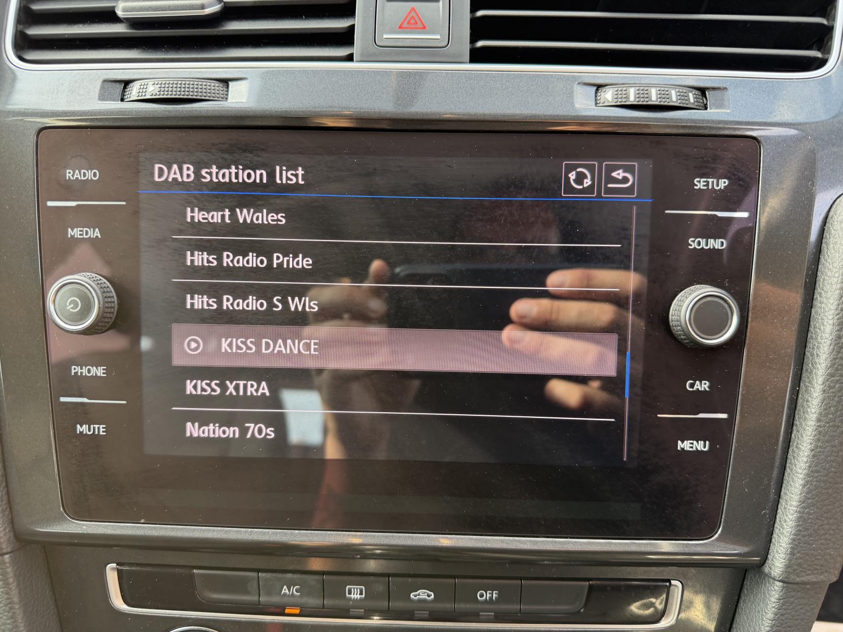 2018 Volkswagen Golf 1.0 TSI S Hatchback 5dr Petrol Manual Euro 6 (s/s) (85 ps) - Thumbnail 35