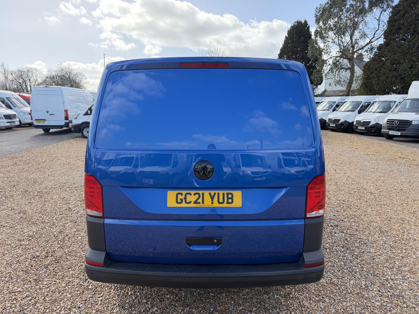 Volkswagen Transporter 2.0 TDI T28 Startline Panel Van 5dr Diesel Manual FWD SWB Euro 6 (s/s) (110 ps)