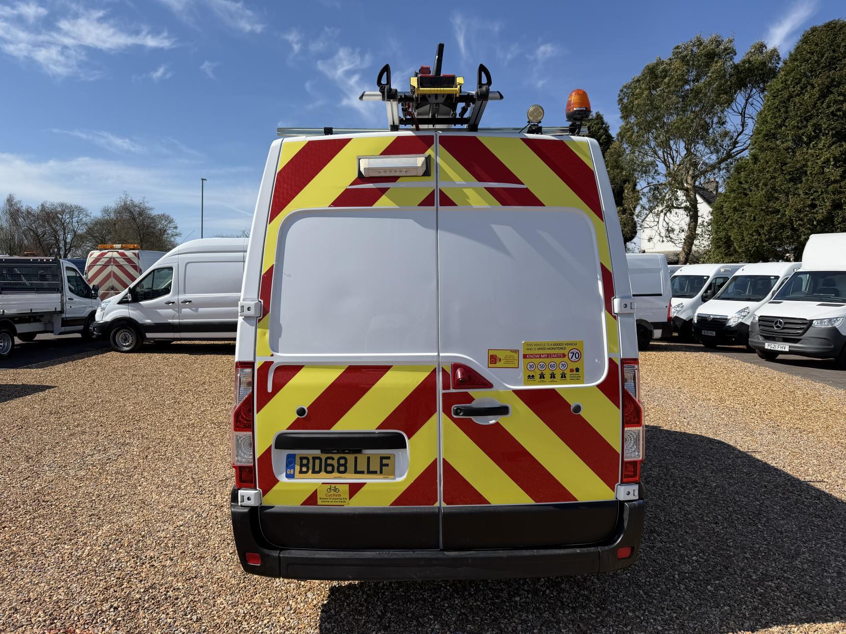 2018 Vauxhall Movano 2.3 CDTi 3500 Panel Van 5dr Diesel Manual FWD L2 H2 Euro 6 (130 ps) - Thumbnail 9