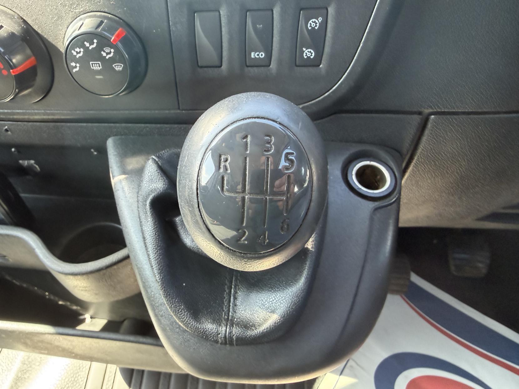 2018 Vauxhall Movano 2.3 CDTi 3500 Panel Van 5dr Diesel Manual FWD L2 H2 Euro 6 (130 ps) - Thumbnail 31
