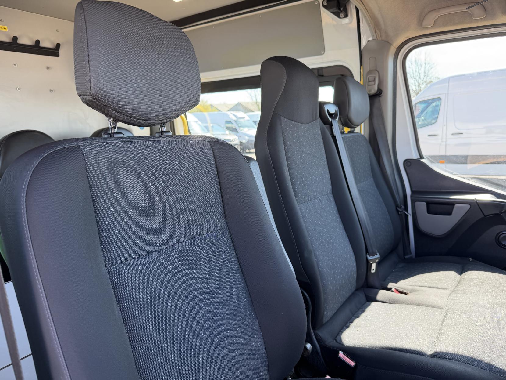 2018 Vauxhall Movano 2.3 CDTi 3500 Panel Van 5dr Diesel Manual FWD L2 H2 Euro 6 (130 ps) - Thumbnail 17