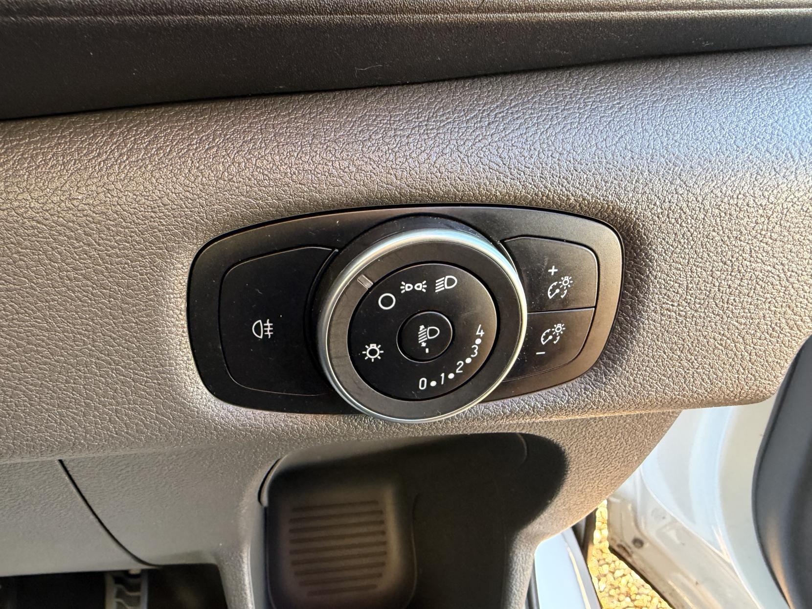 Ford Transit 2.0 350 EcoBlue Leader Panel Van 5dr Diesel Manual FWD L3 H3 Euro 6 (s/s) (105 ps)