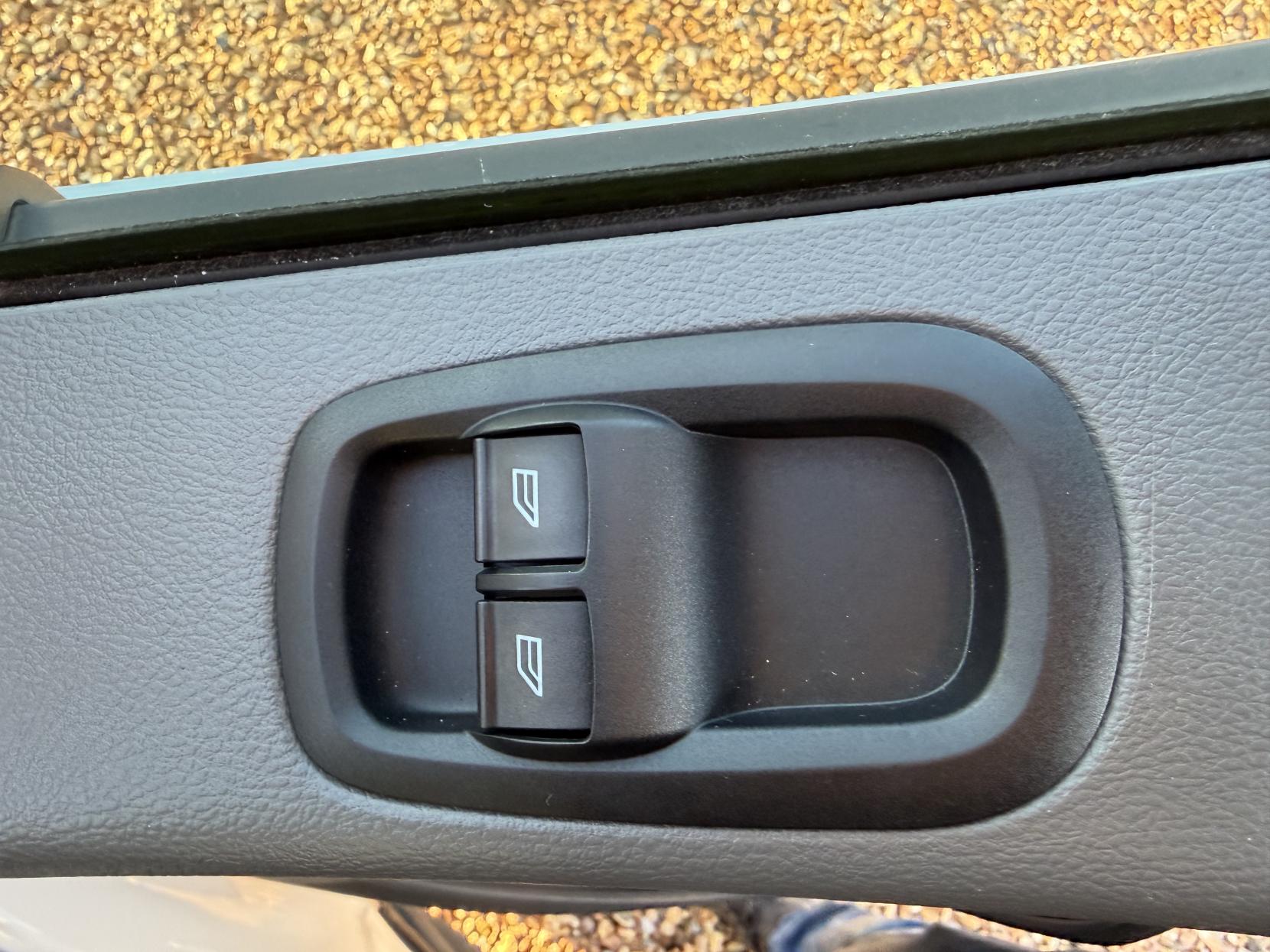 Ford Transit 2.0 350 EcoBlue Leader Panel Van 5dr Diesel Manual FWD L3 H3 Euro 6 (s/s) (105 ps)