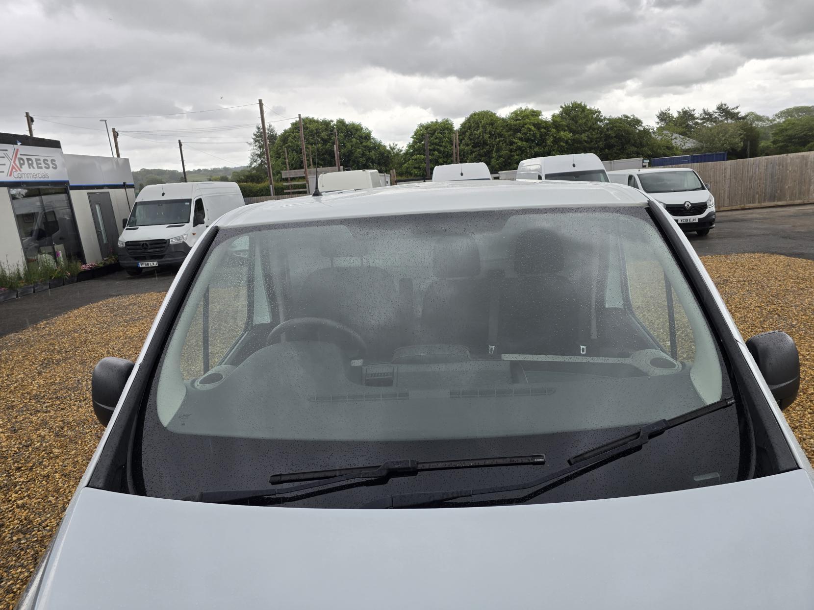 Renault Trafic 1.6 dCi 29 Business Panel Van 5dr Diesel Manual LWB Standard Roof Euro 6 (120 ps)