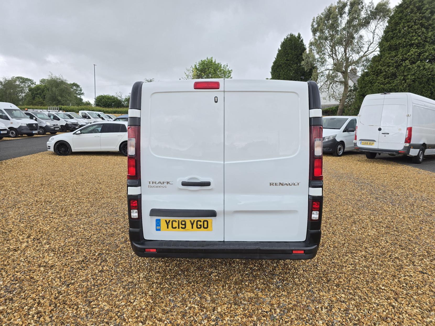 Renault Trafic 1.6 dCi 29 Business Panel Van 5dr Diesel Manual LWB Standard Roof Euro 6 (120 ps)