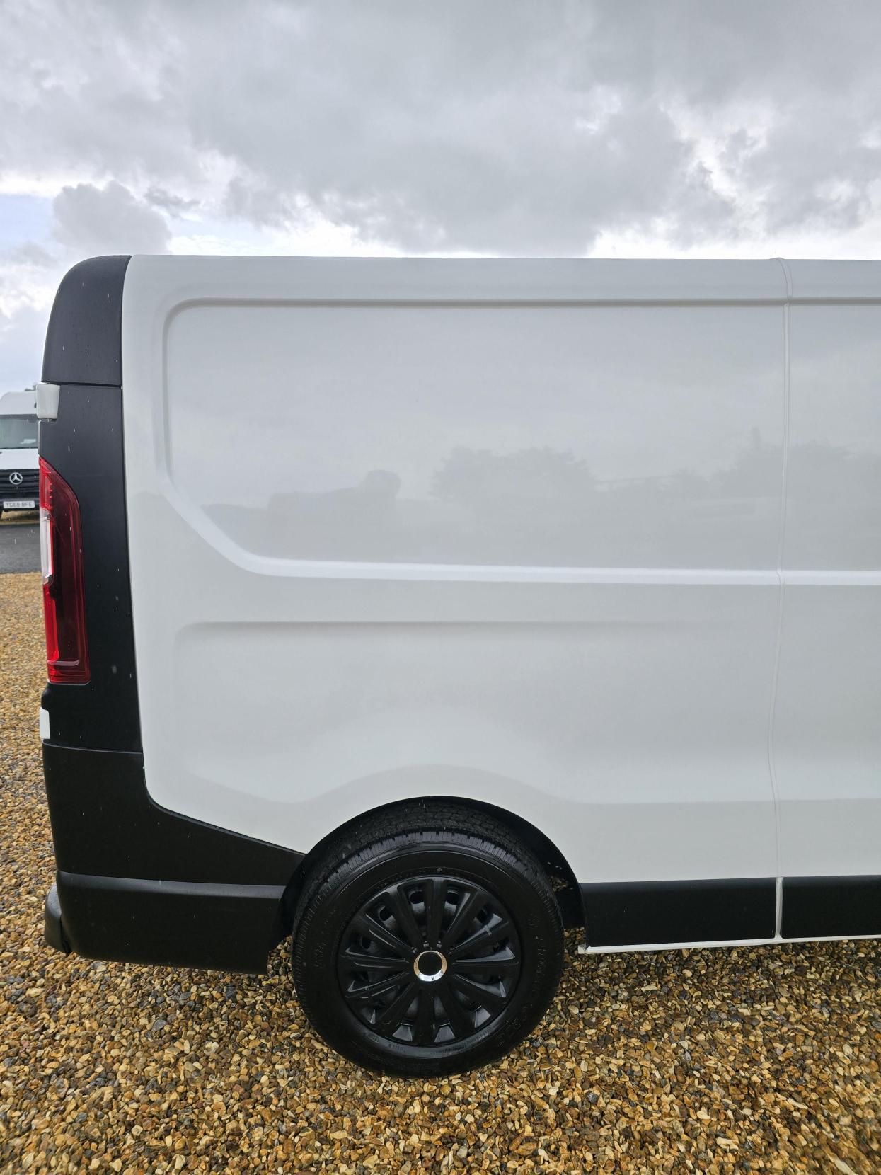 Renault Trafic 1.6 dCi 29 Business Panel Van 5dr Diesel Manual LWB Standard Roof Euro 6 (120 ps)