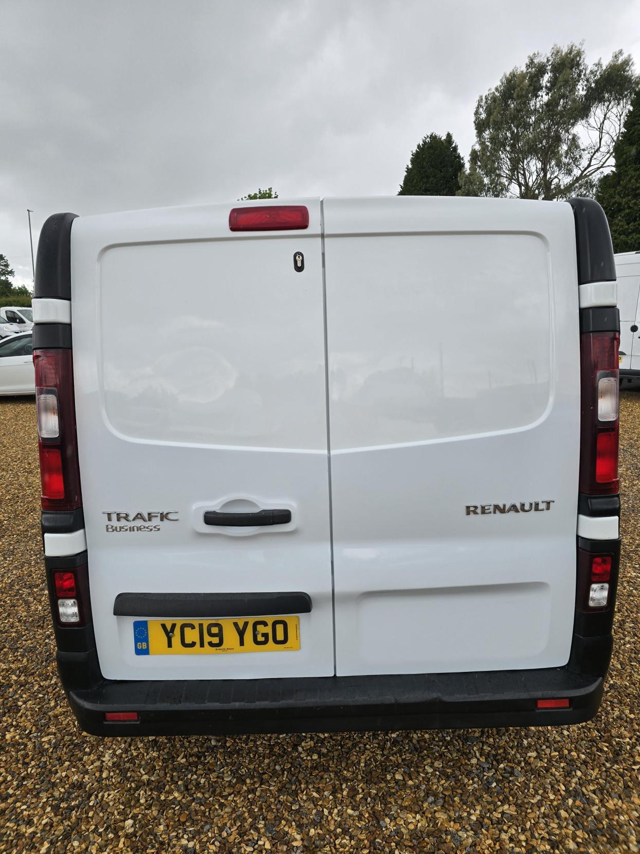 Renault Trafic 1.6 dCi 29 Business Panel Van 5dr Diesel Manual LWB Standard Roof Euro 6 (120 ps)