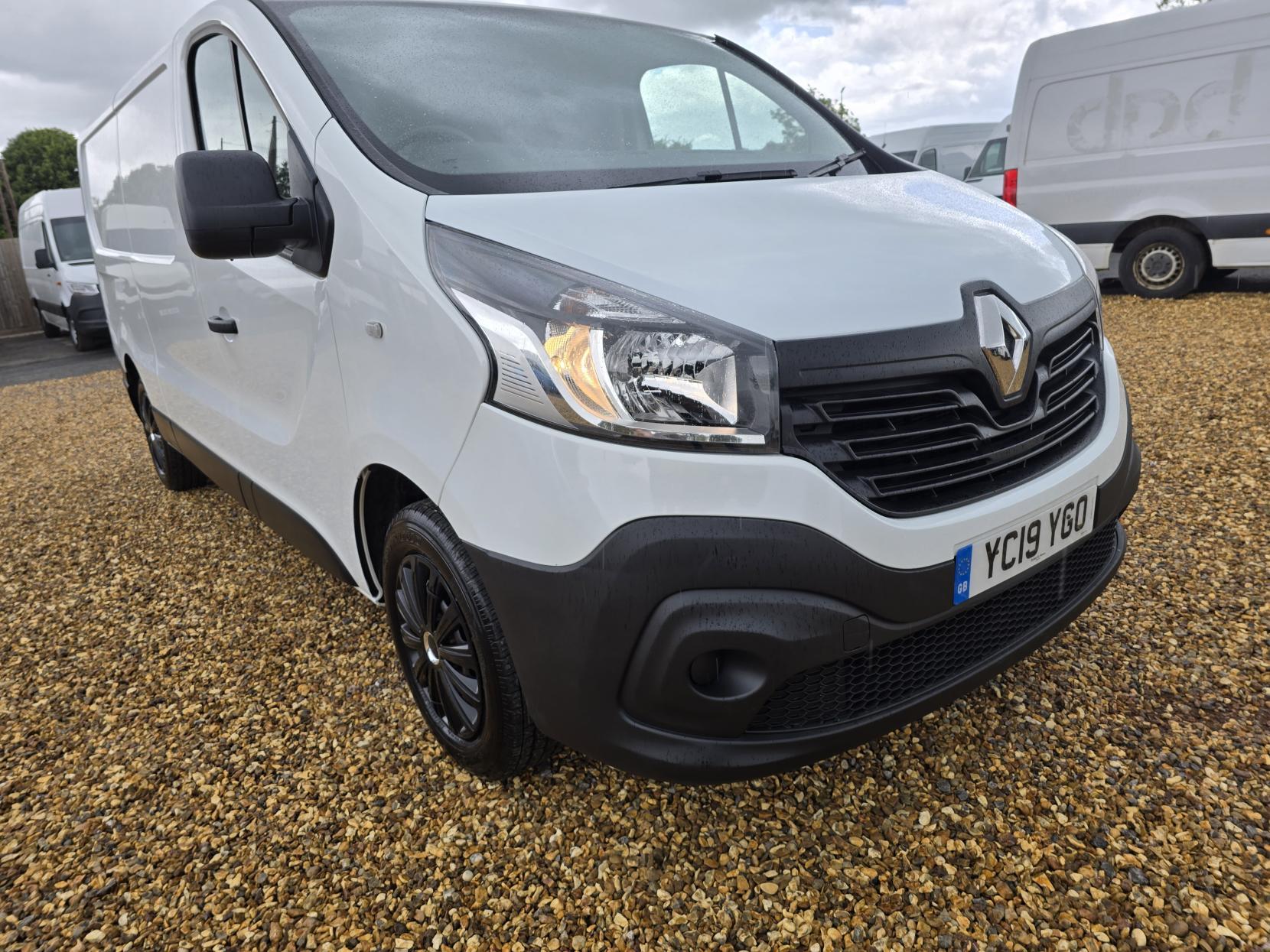 Renault Trafic 1.6 dCi 29 Business Panel Van 5dr Diesel Manual LWB Standard Roof Euro 6 (120 ps)