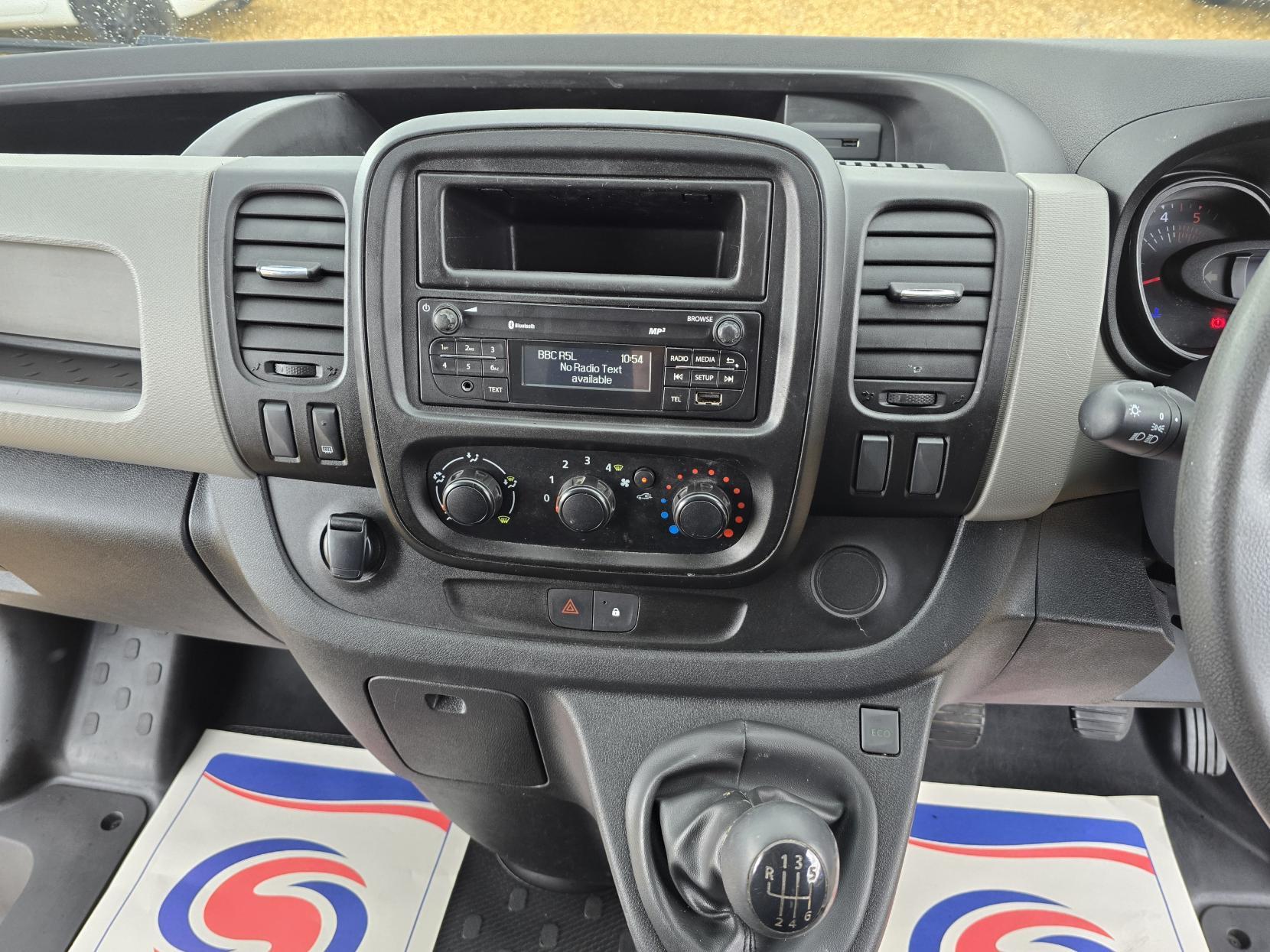 Renault Trafic 1.6 dCi 29 Business Panel Van 5dr Diesel Manual LWB Standard Roof Euro 6 (120 ps)