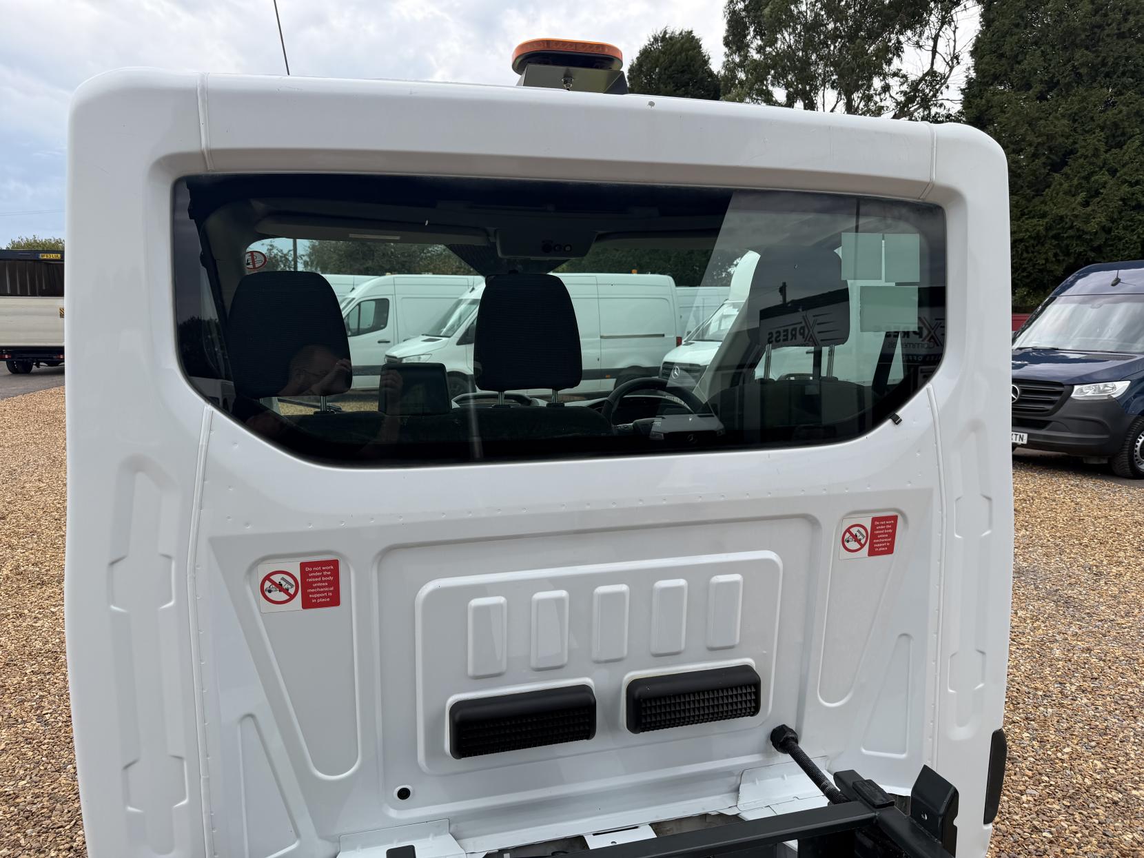 2018 Ford Transit 2.0 350 EcoBlue 1-Way Tipper 2dr Diesel Manual RWD L2 Euro 6 (1-Stop, DRW) (130 ps) - Thumbnail 37