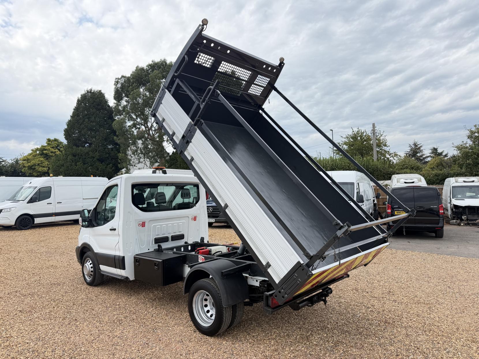2018 Ford Transit 2.0 350 EcoBlue 1-Way Tipper 2dr Diesel Manual RWD L2 Euro 6 (1-Stop, DRW) (130 ps) - Thumbnail 10