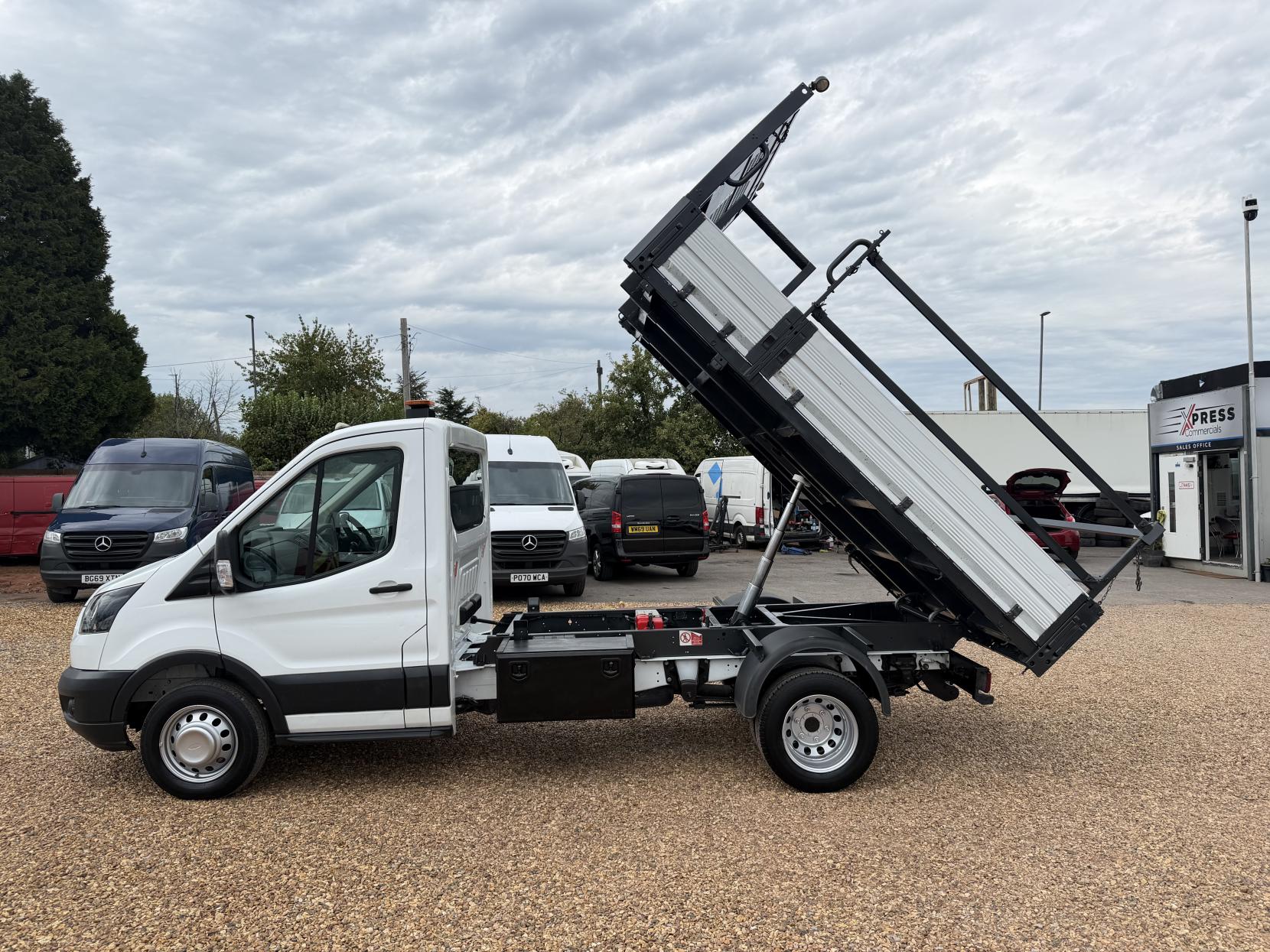 2018 Ford Transit 2.0 350 EcoBlue 1-Way Tipper 2dr Diesel Manual RWD L2 Euro 6 (1-Stop, DRW) (130 ps) - Thumbnail 9