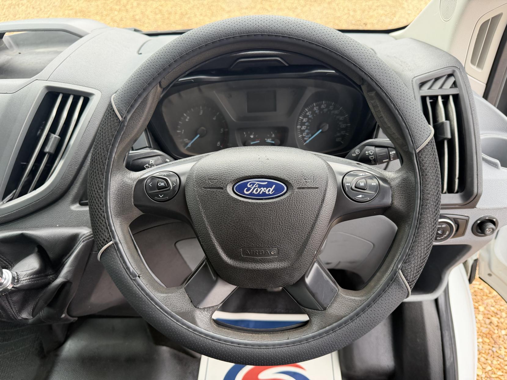 2018 Ford Transit 2.0 350 EcoBlue 1-Way Tipper 2dr Diesel Manual RWD L2 Euro 6 (1-Stop, DRW) (130 ps) - Thumbnail 21