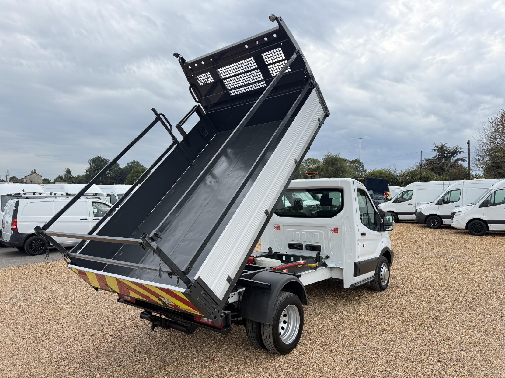 2018 Ford Transit 2.0 350 EcoBlue 1-Way Tipper 2dr Diesel Manual RWD L2 Euro 6 (1-Stop, DRW) (130 ps) - Thumbnail 11
