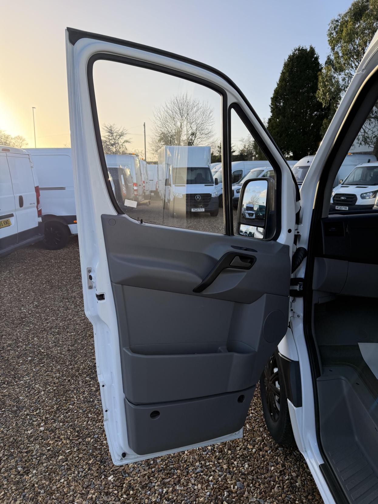 Mercedes-Benz Sprinter 2.1 314 CDi Panel Van 5dr Diesel Manual RWD L2 (213 g/km, 140 bhp)