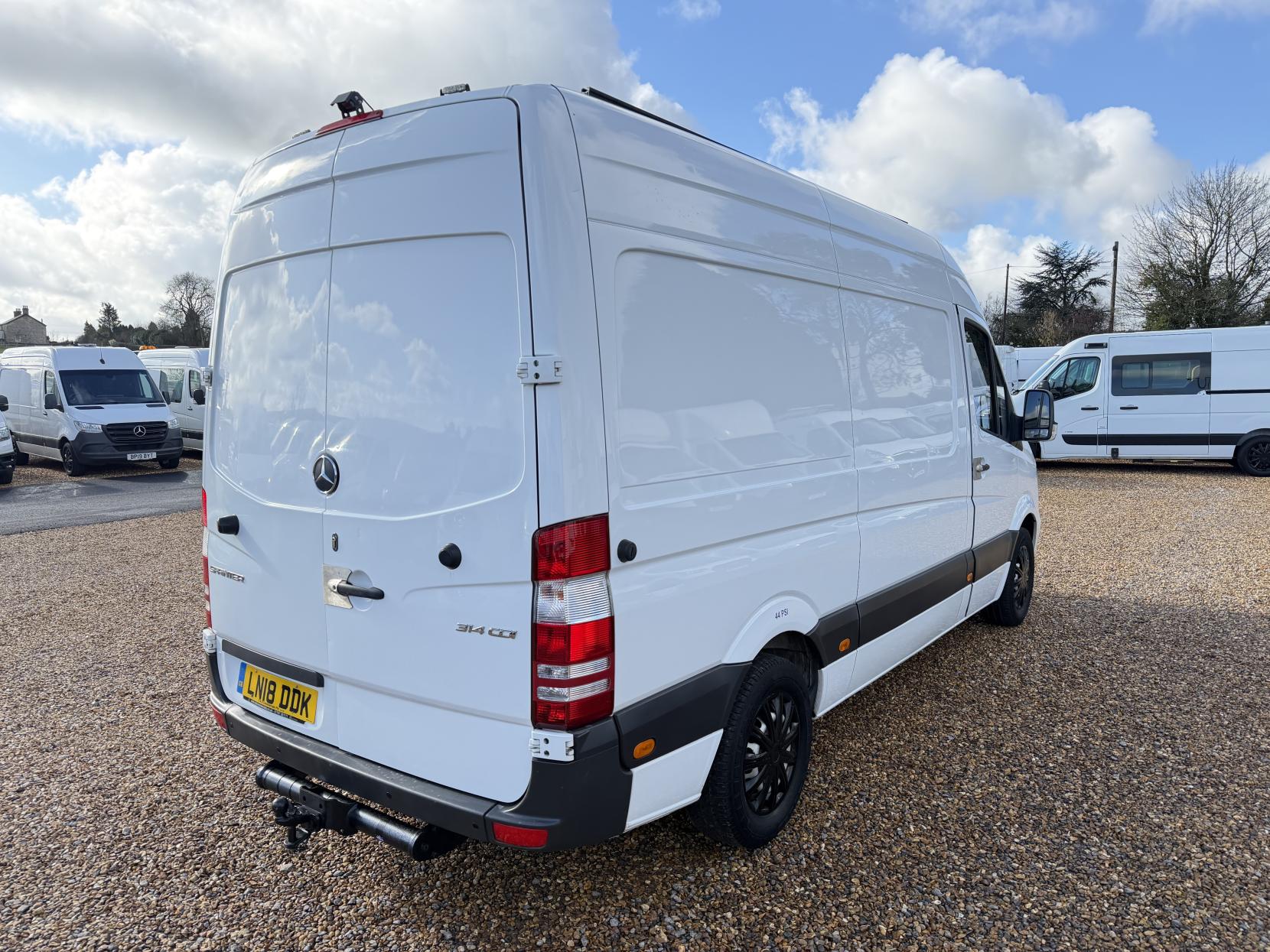 Mercedes-Benz Sprinter 2.1 314 CDi Panel Van 5dr Diesel Manual RWD L2 (213 g/km, 140 bhp)