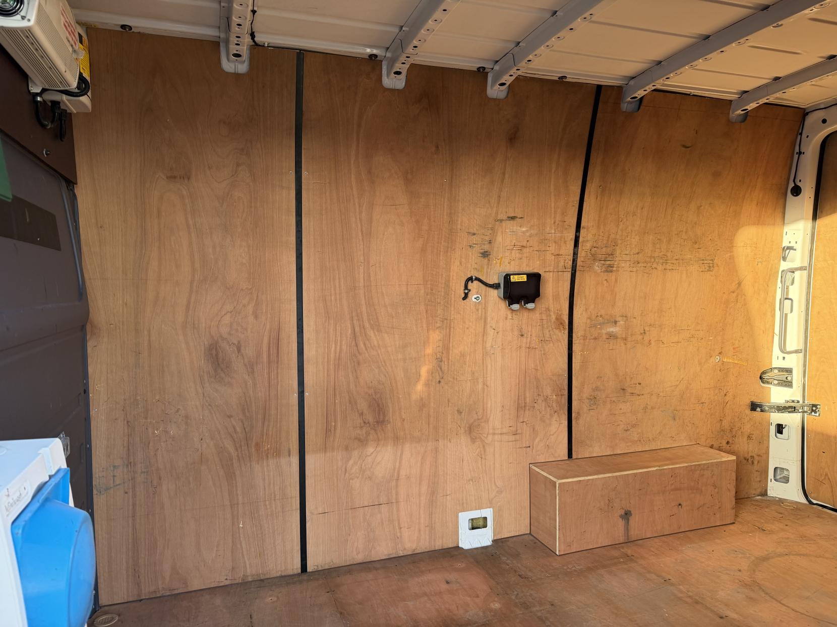 Mercedes-Benz Sprinter 2.1 314 CDi Panel Van 5dr Diesel Manual RWD L2 (213 g/km, 140 bhp)