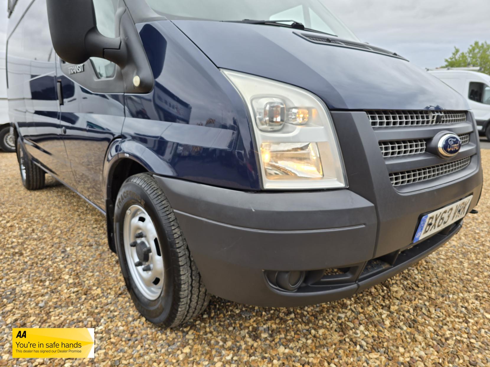 Ford Transit 2.2 TDCi 350 Panel Van 5dr Diesel Manual FWD L2 H1 (209 g/km, 123 bhp)
