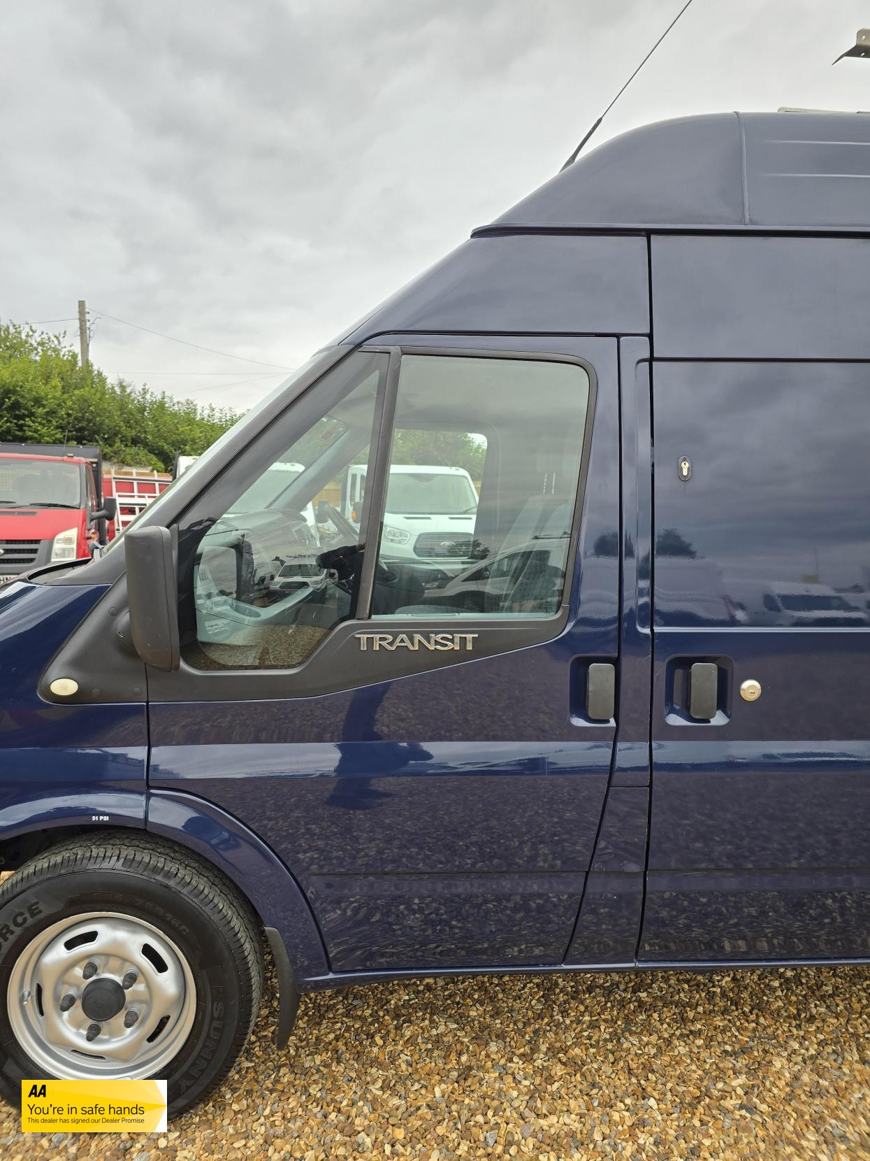 Ford Transit 2.2 TDCi 350 Panel Van 5dr Diesel Manual FWD L2 H1 (209 g/km, 123 bhp)