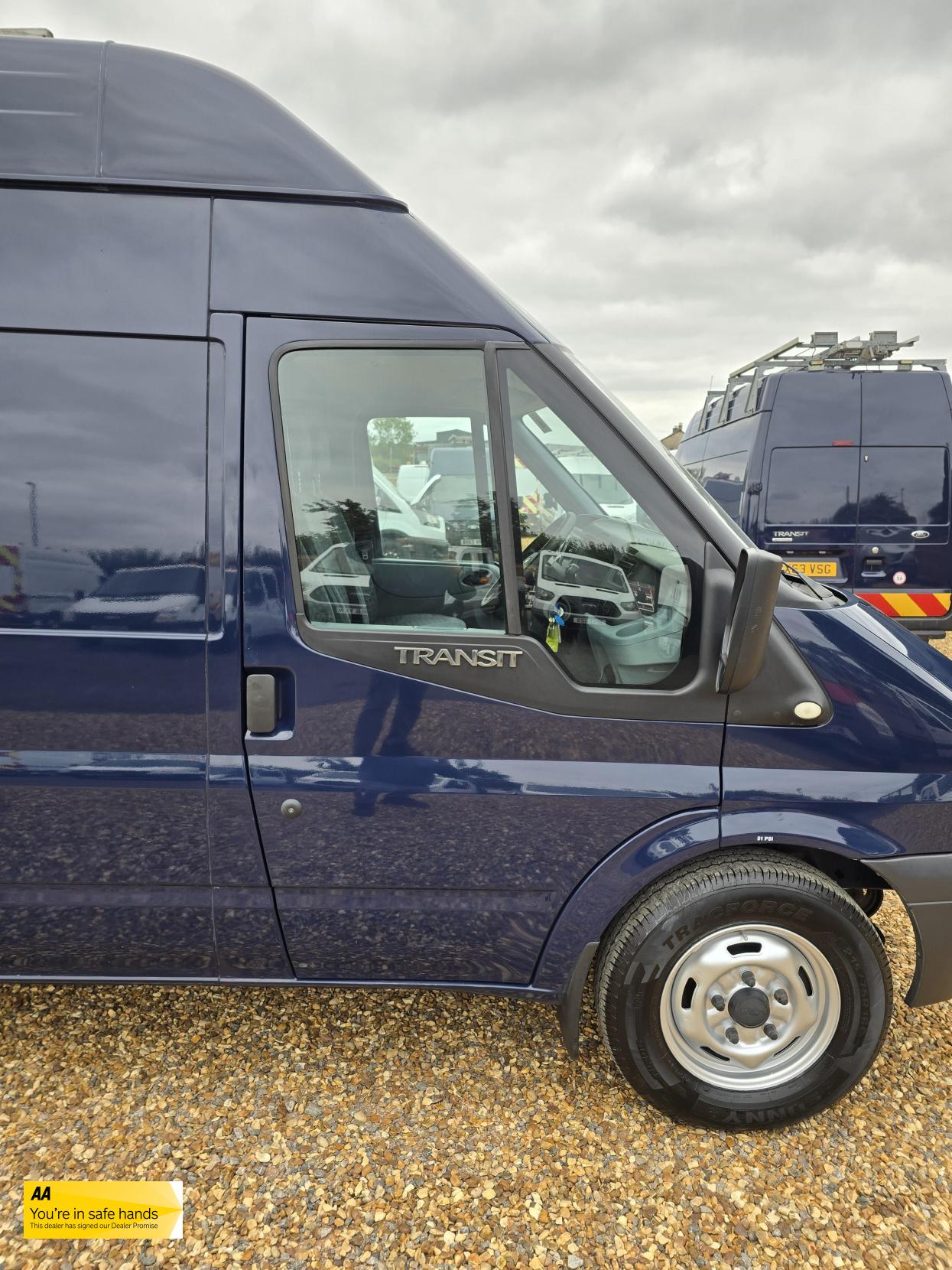 Ford Transit 2.2 TDCi 350 Panel Van 5dr Diesel Manual FWD L2 H1 (209 g/km, 123 bhp)