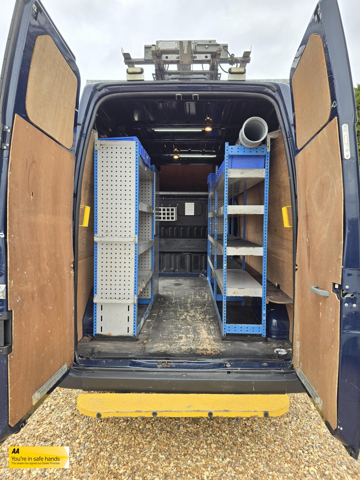 Ford Transit 2.2 TDCi 350 Panel Van 5dr Diesel Manual FWD L2 H1 (209 g/km, 123 bhp)